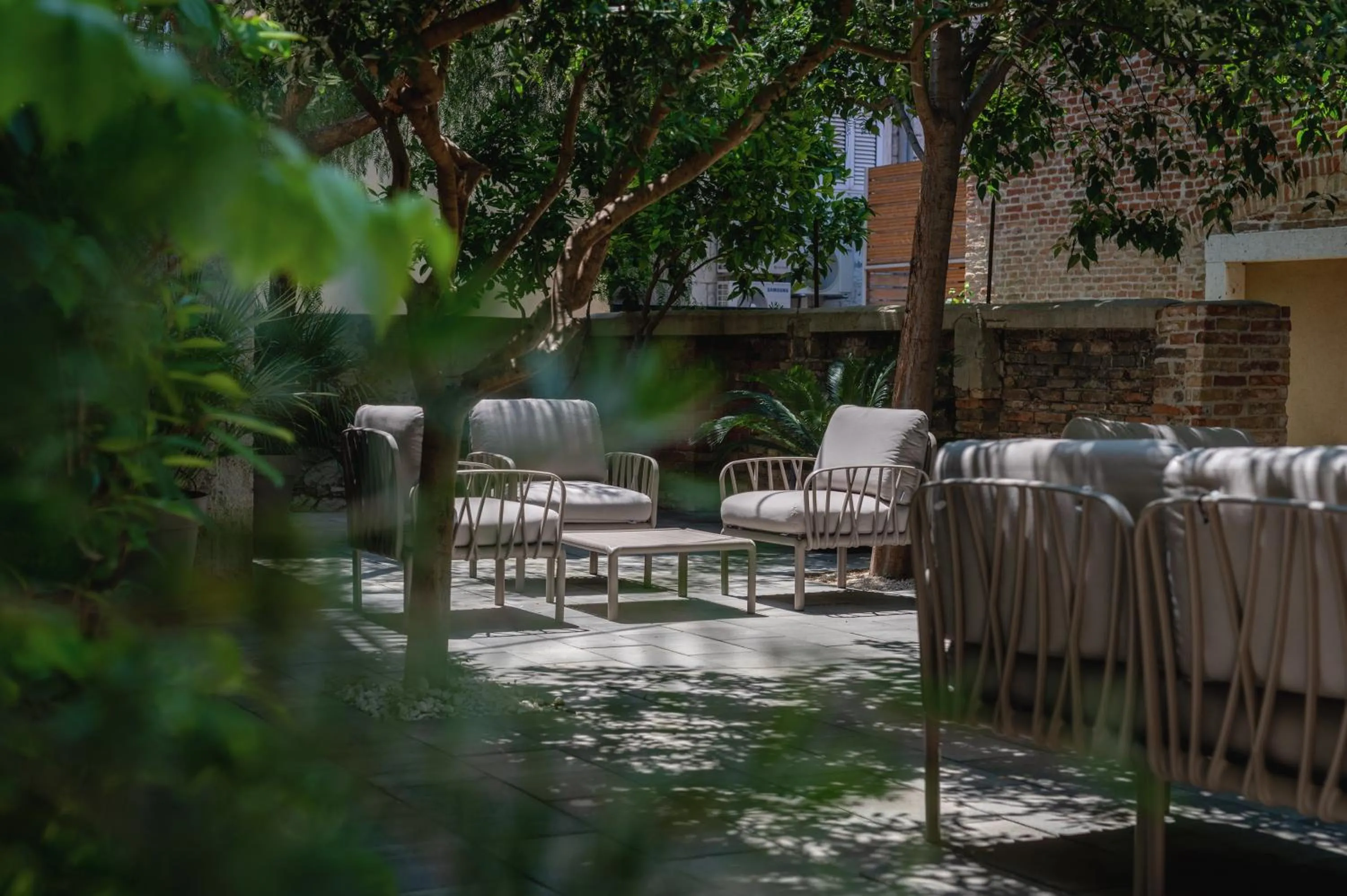 Patio in Azur Palace Luxury Rooms