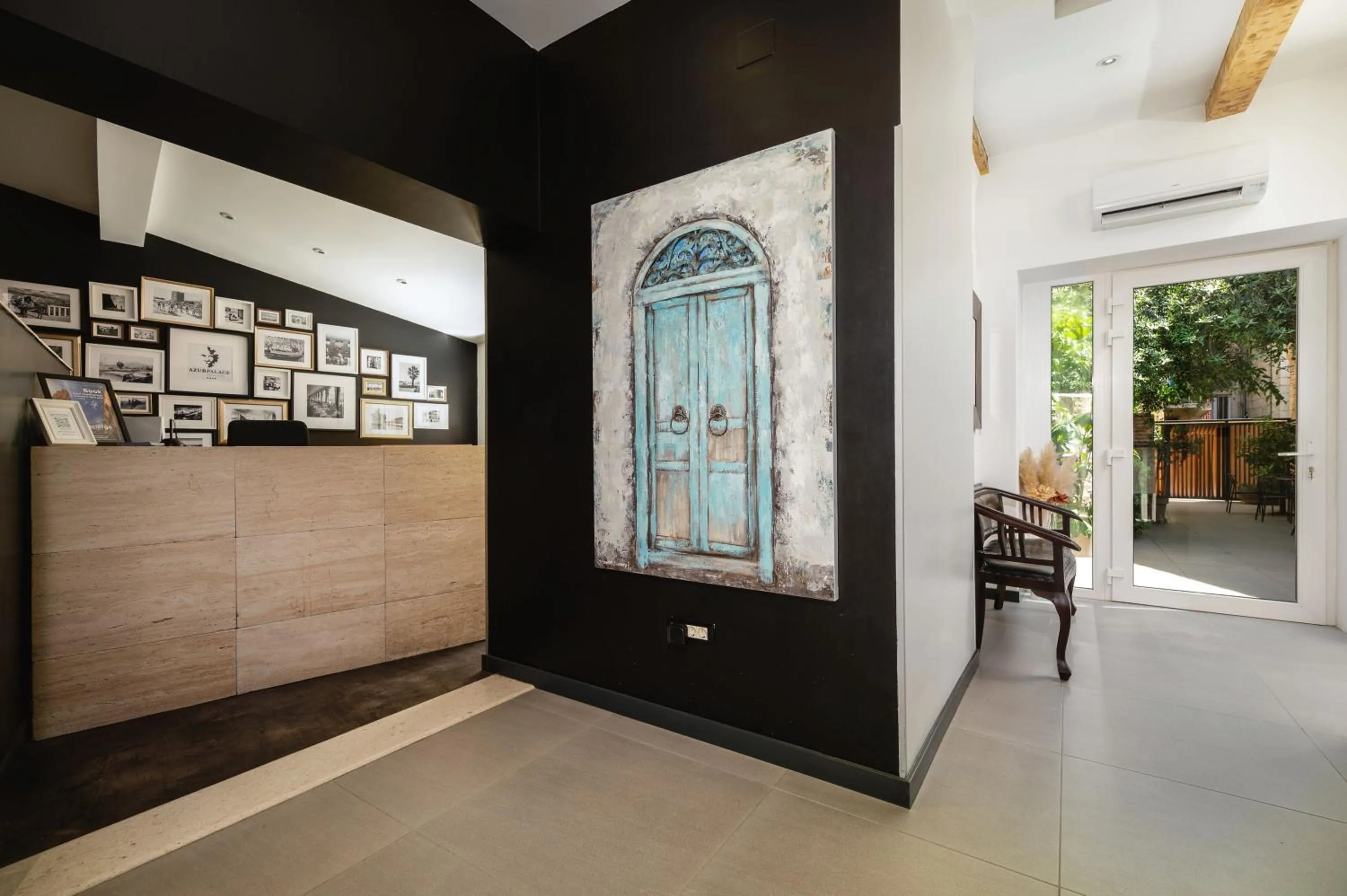 Lobby or reception in Azur Palace Luxury Rooms