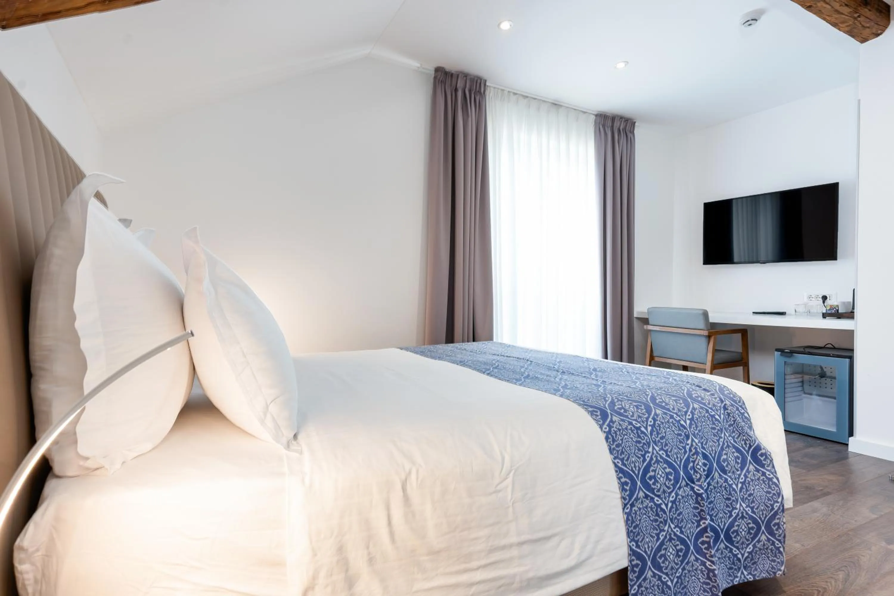 Bed in Azur Palace Luxury Rooms