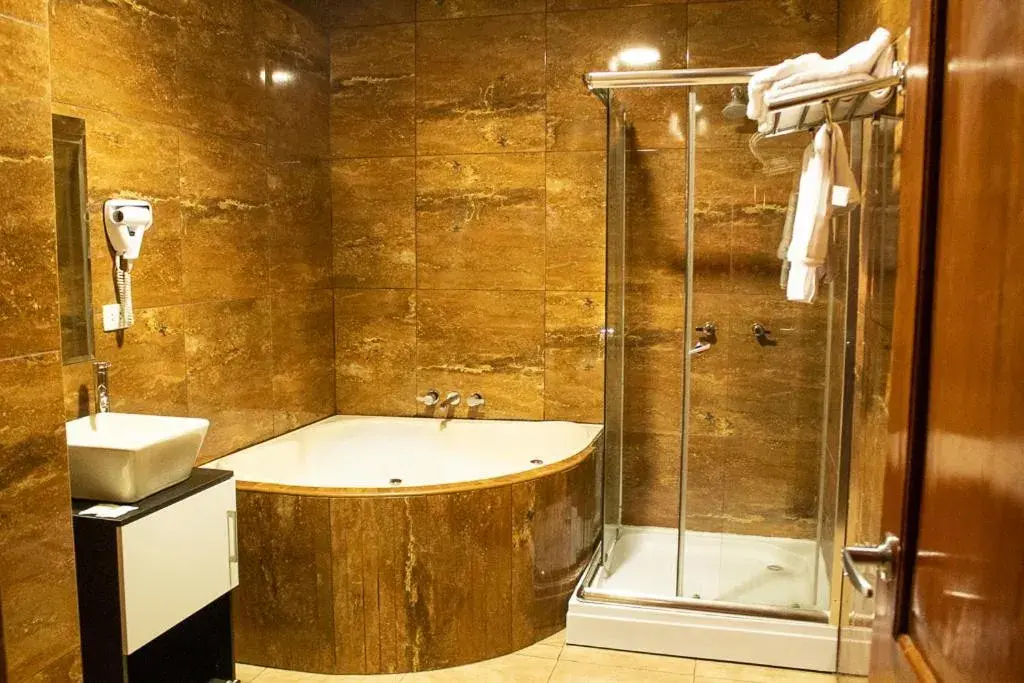 Suite with City View in Hotel B&V Suite with City View in Hotel B&V