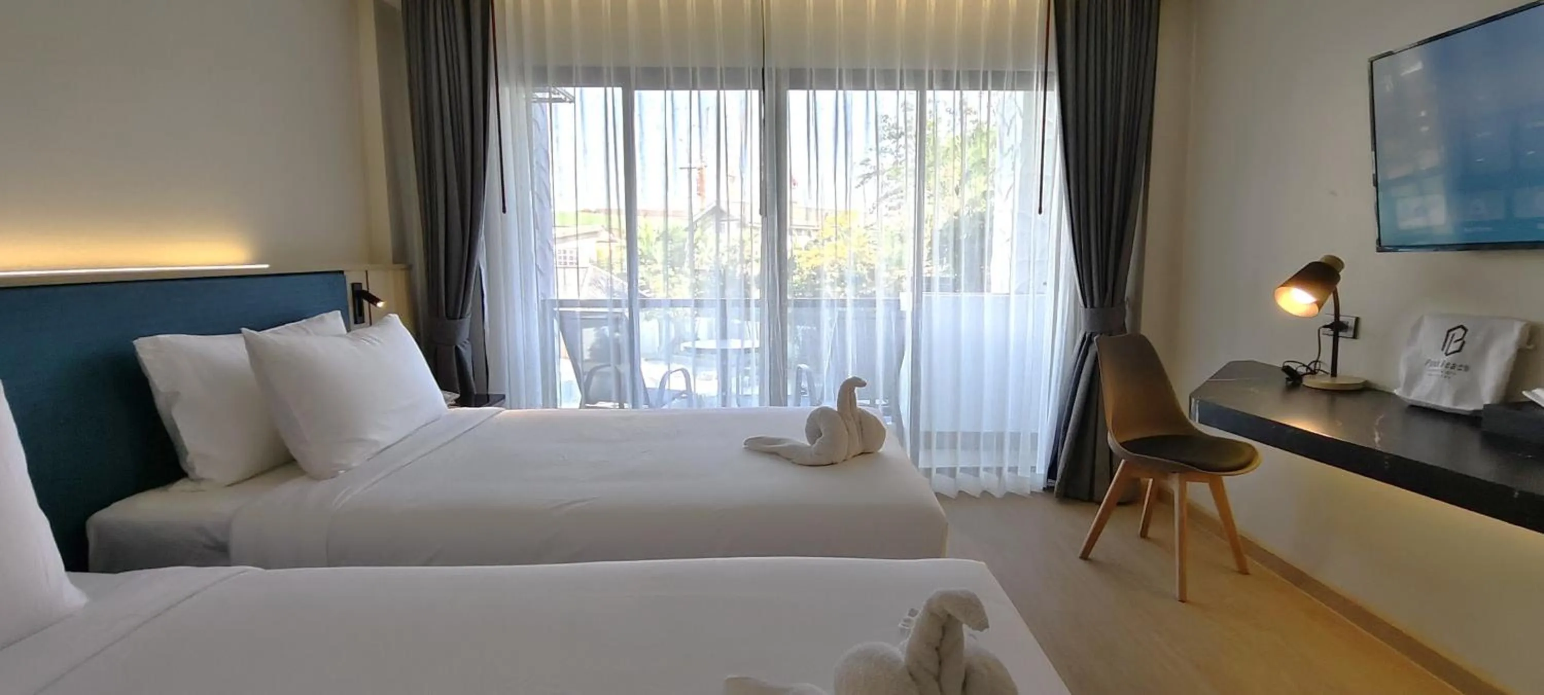 Bed in Pooh Beach Resort & Spa