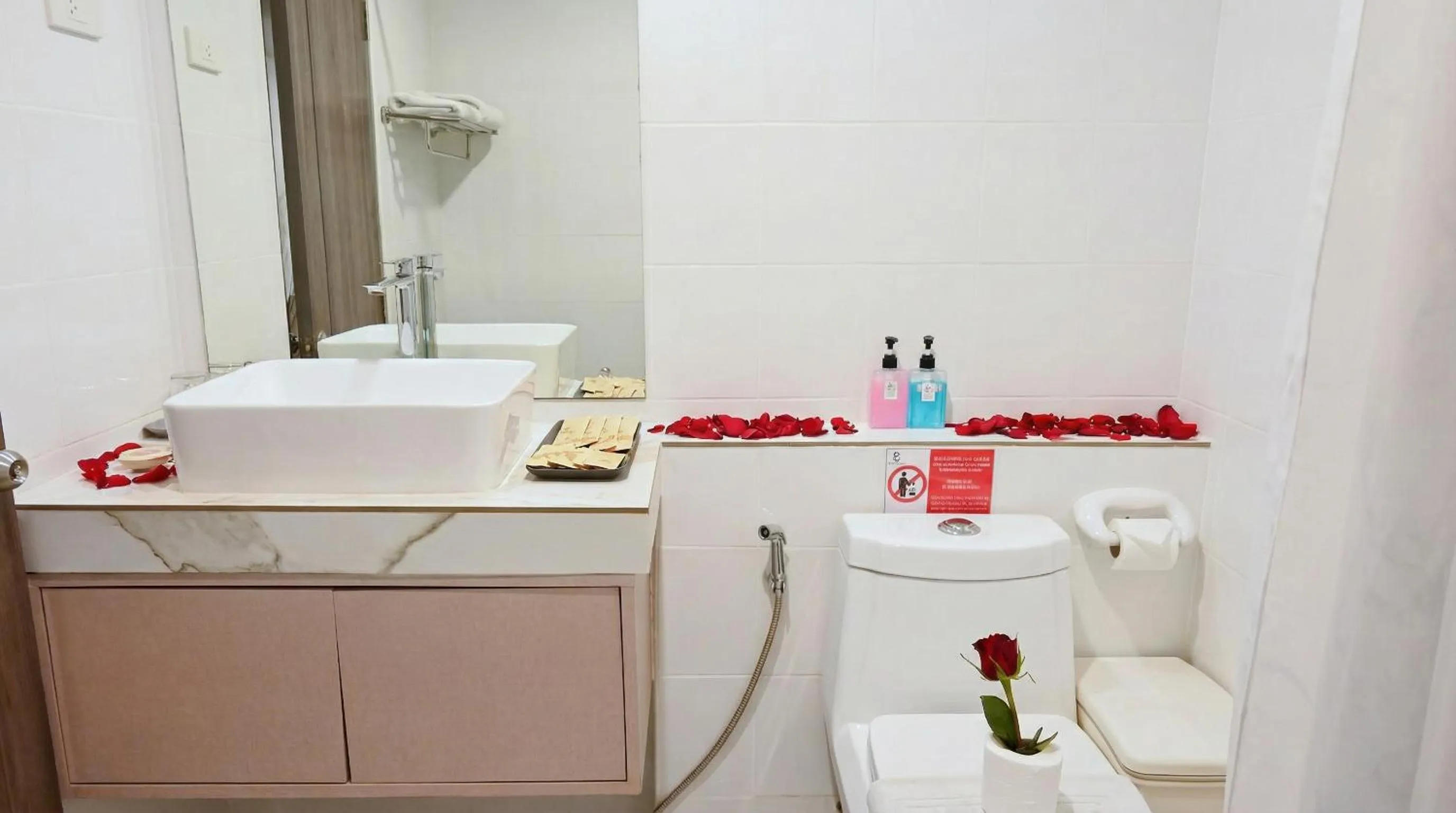 Toilet in Pooh Beach Resort & Spa