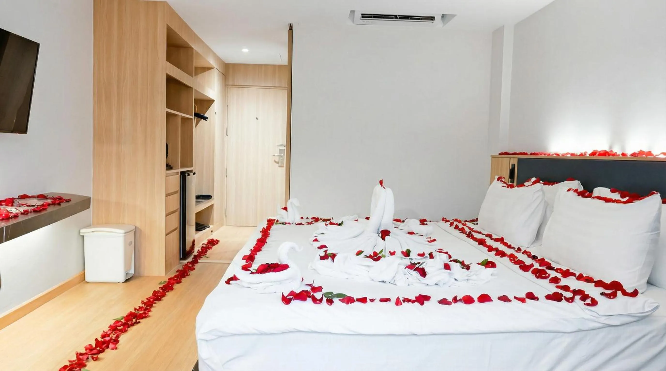 Bed in Pooh Beach Resort & Spa