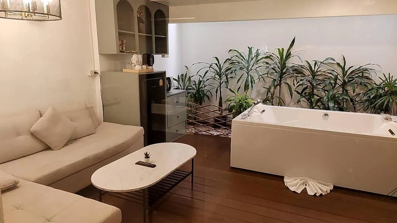 Pooh Beach Resort & Spa