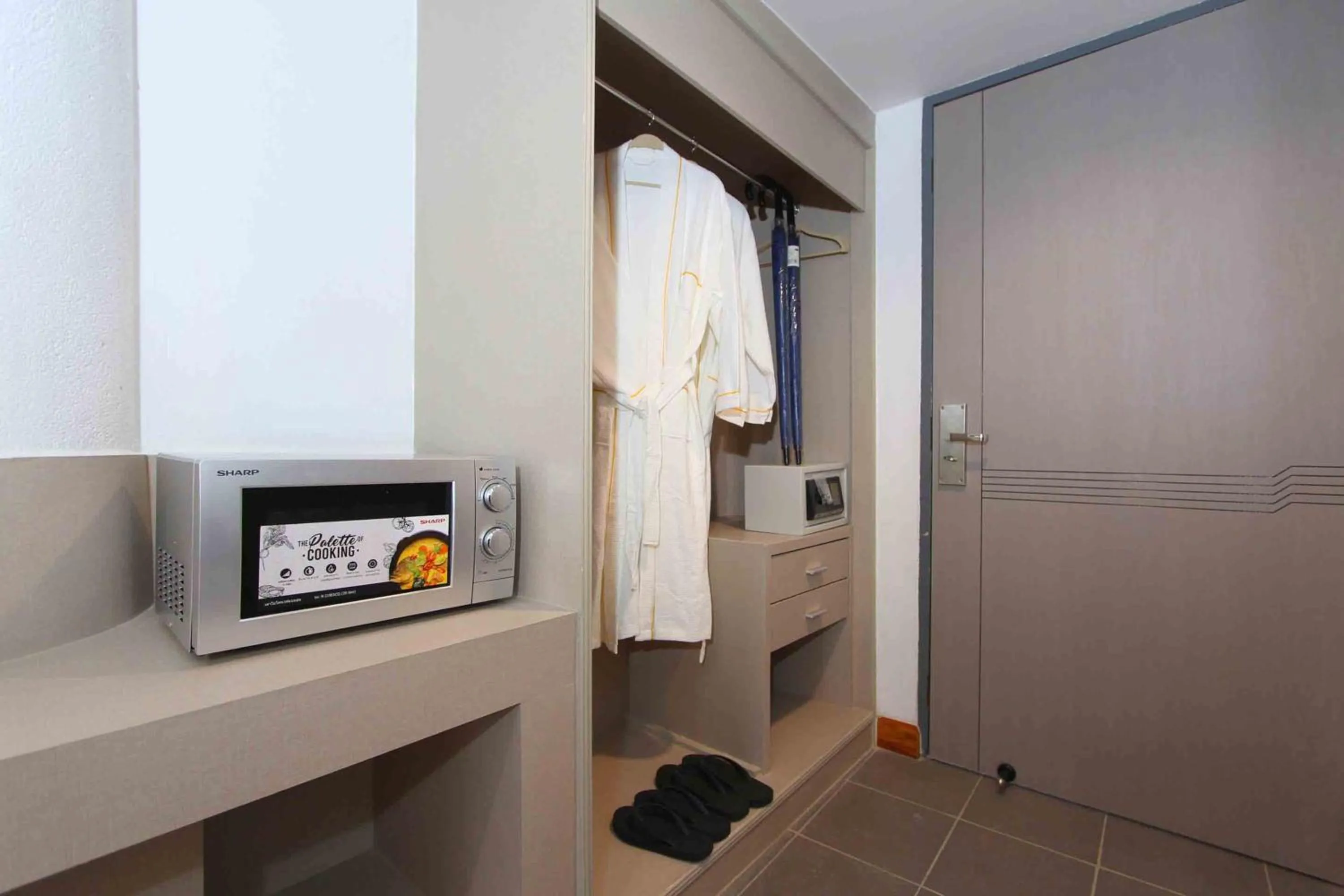 minibar in Pooh Beach Resort & Spa