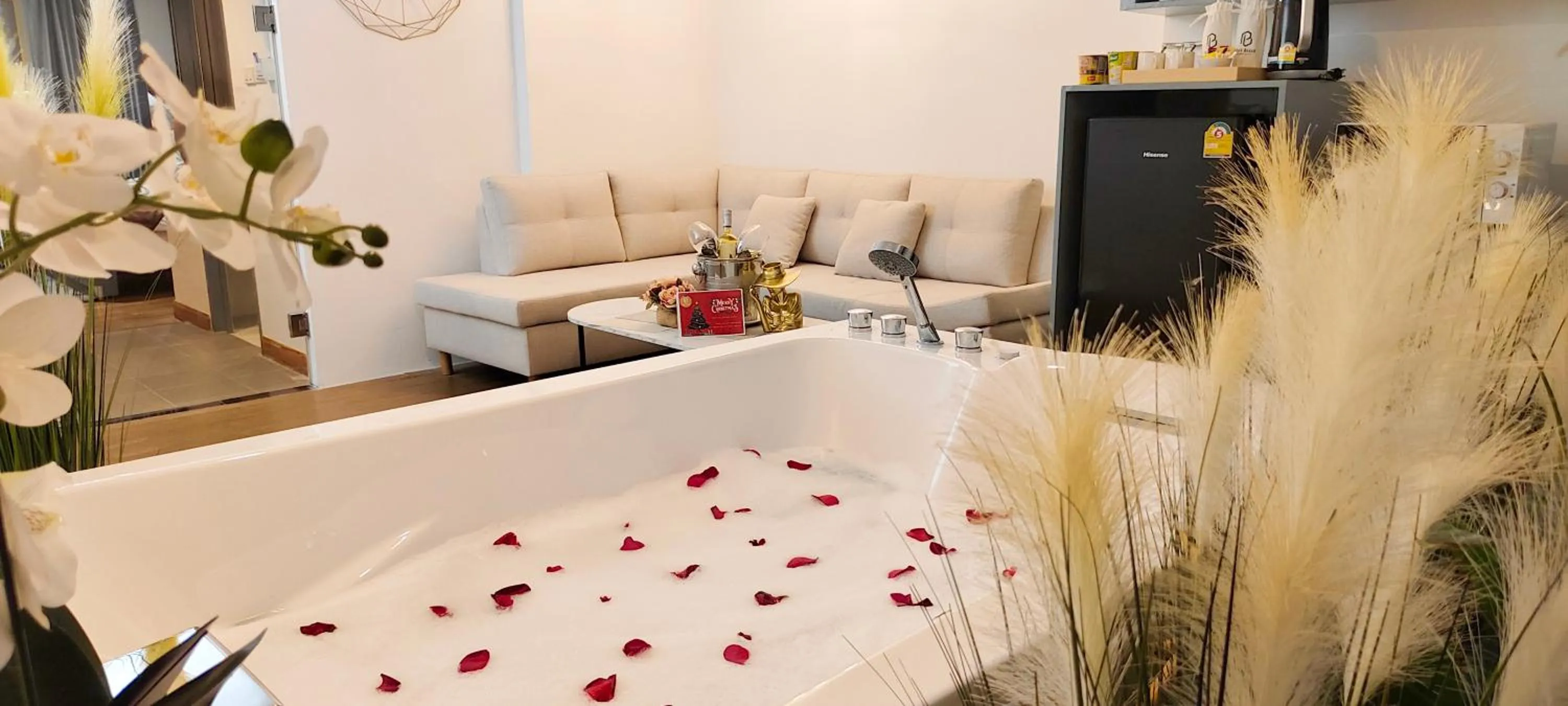 Pooh Beach Resort & Spa