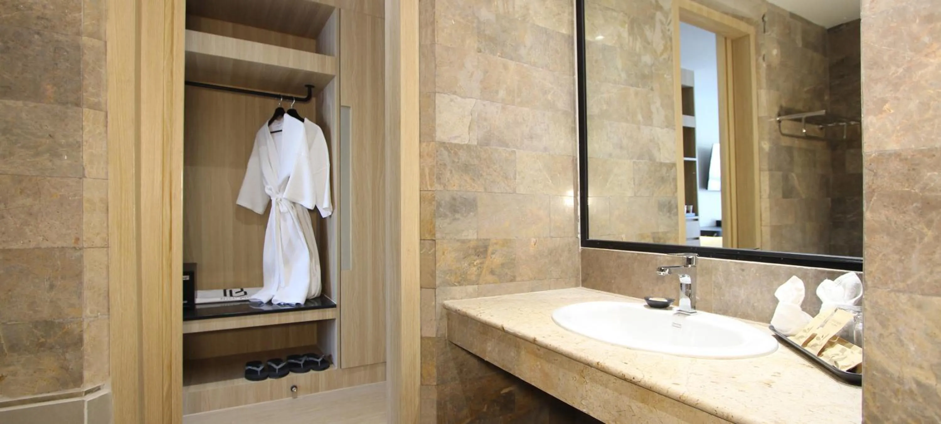 Pooh Beach Resort & Spa