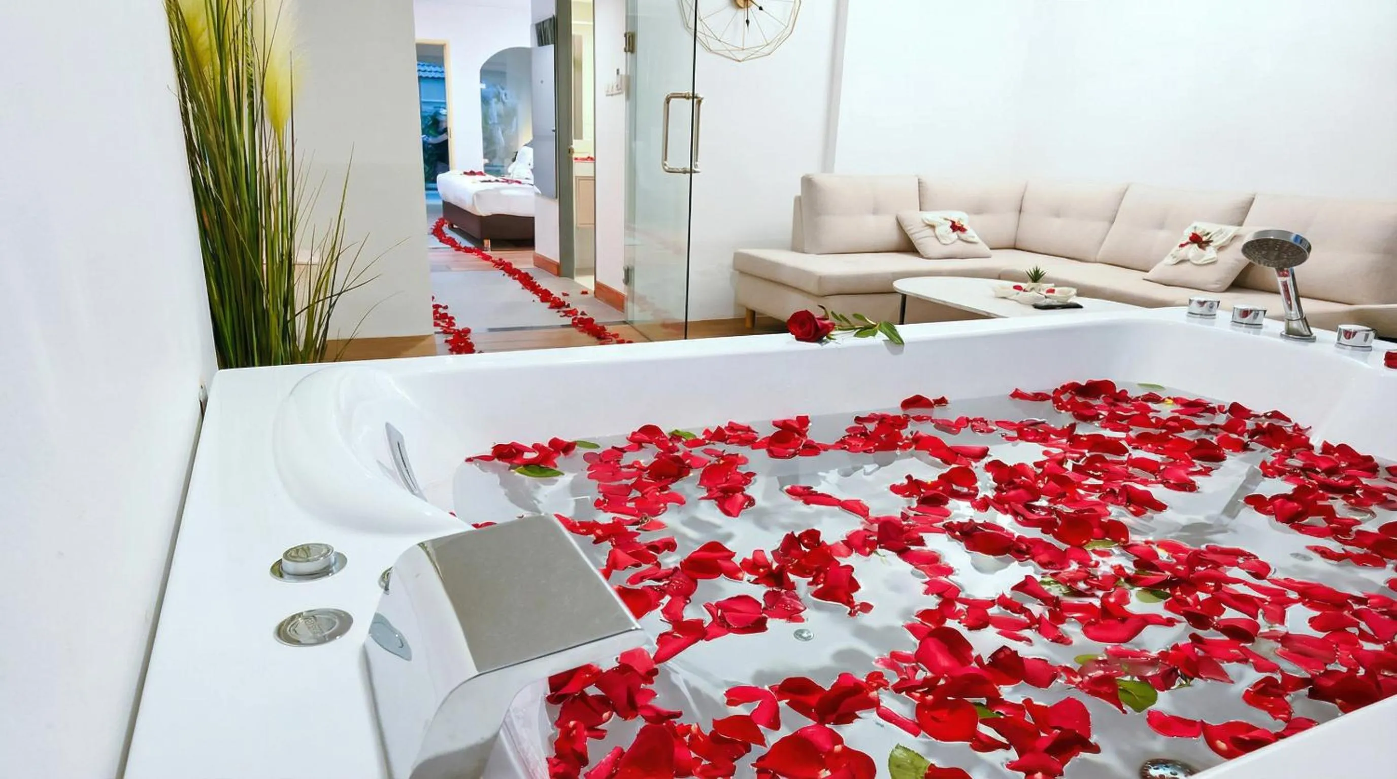 Bed in Pooh Beach Resort & Spa