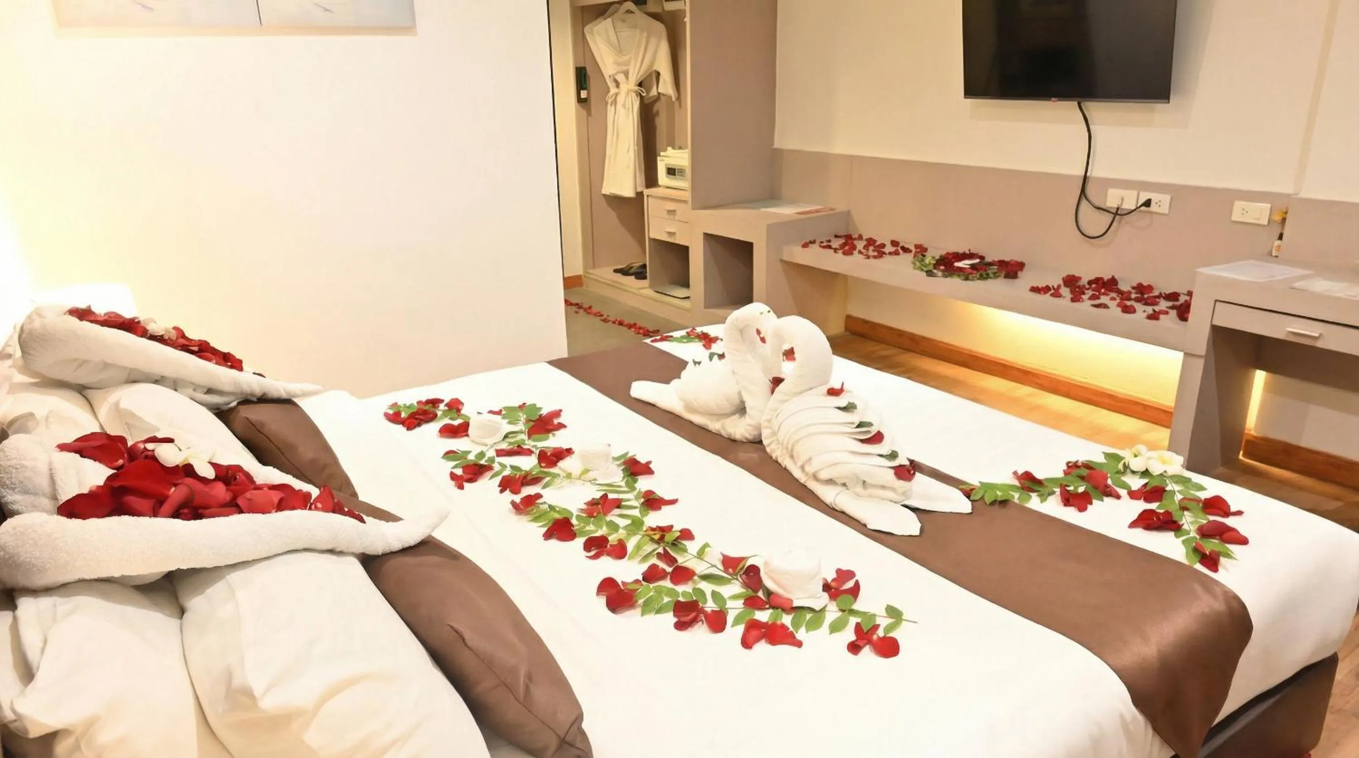 Bed in Pooh Beach Resort & Spa