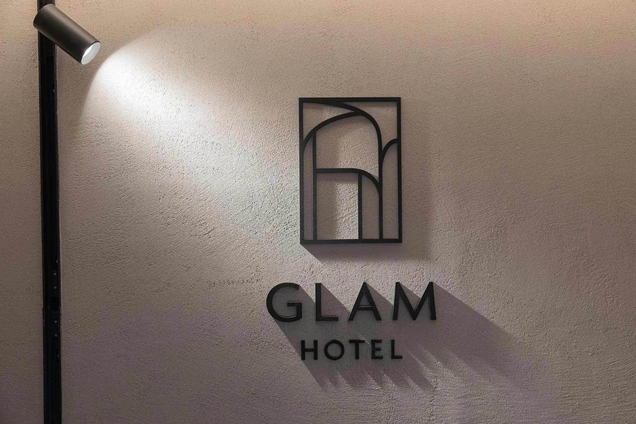 Glam Hotel