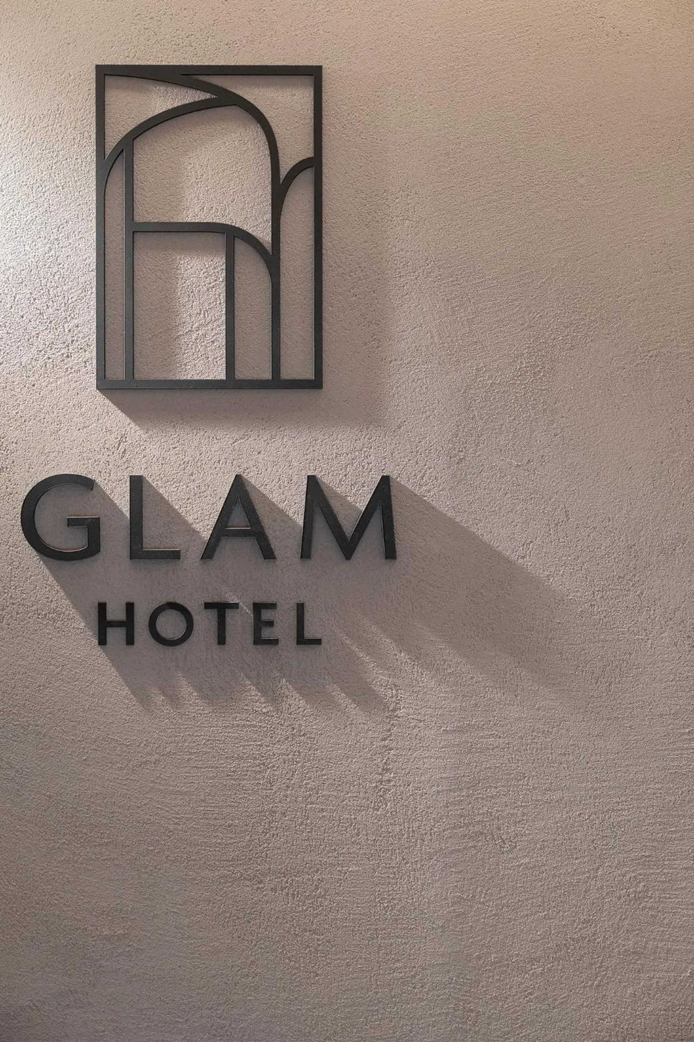 Glam Hotel