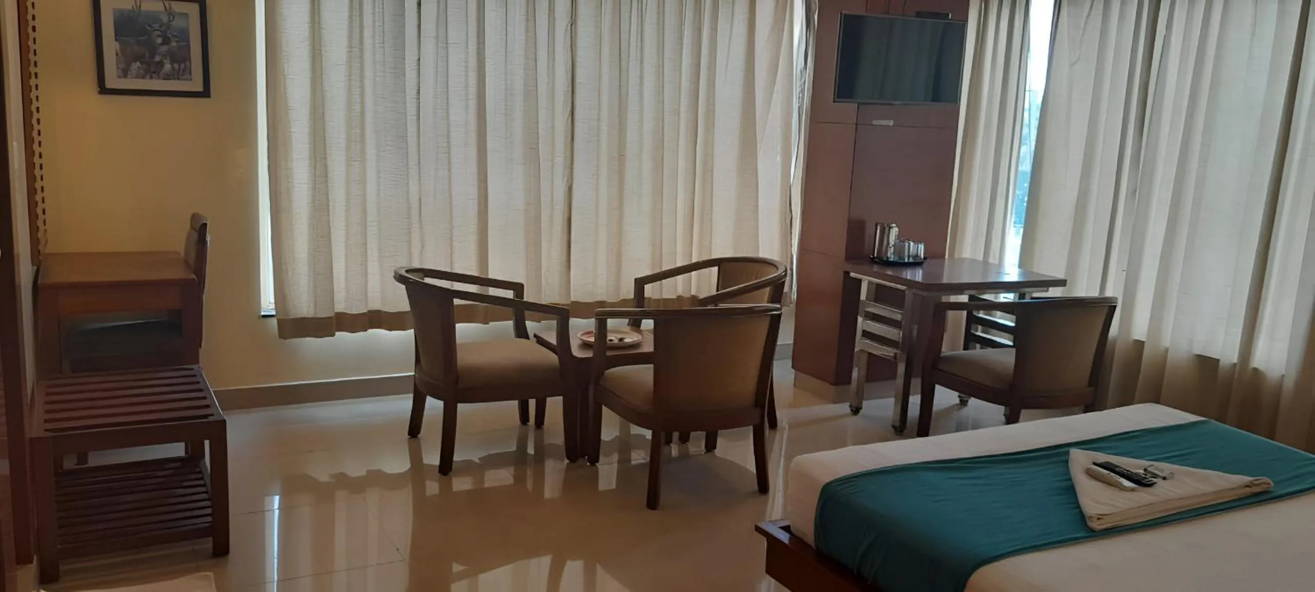 Photo of the whole room, Bed in Pphliving Fortune suites