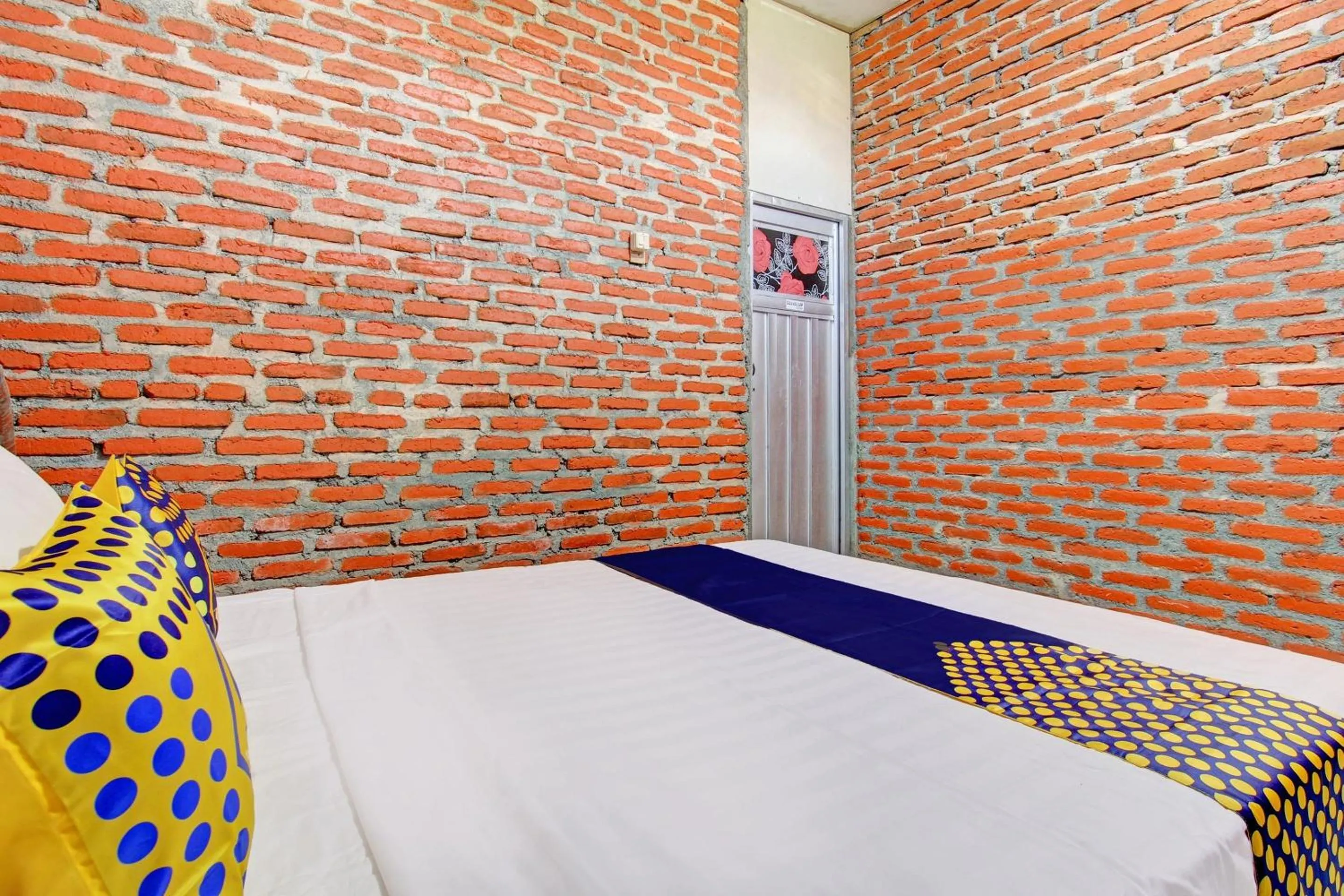 Bedroom, Bed in OYO Life 93010 Omah Bareng Syariah Sambisari