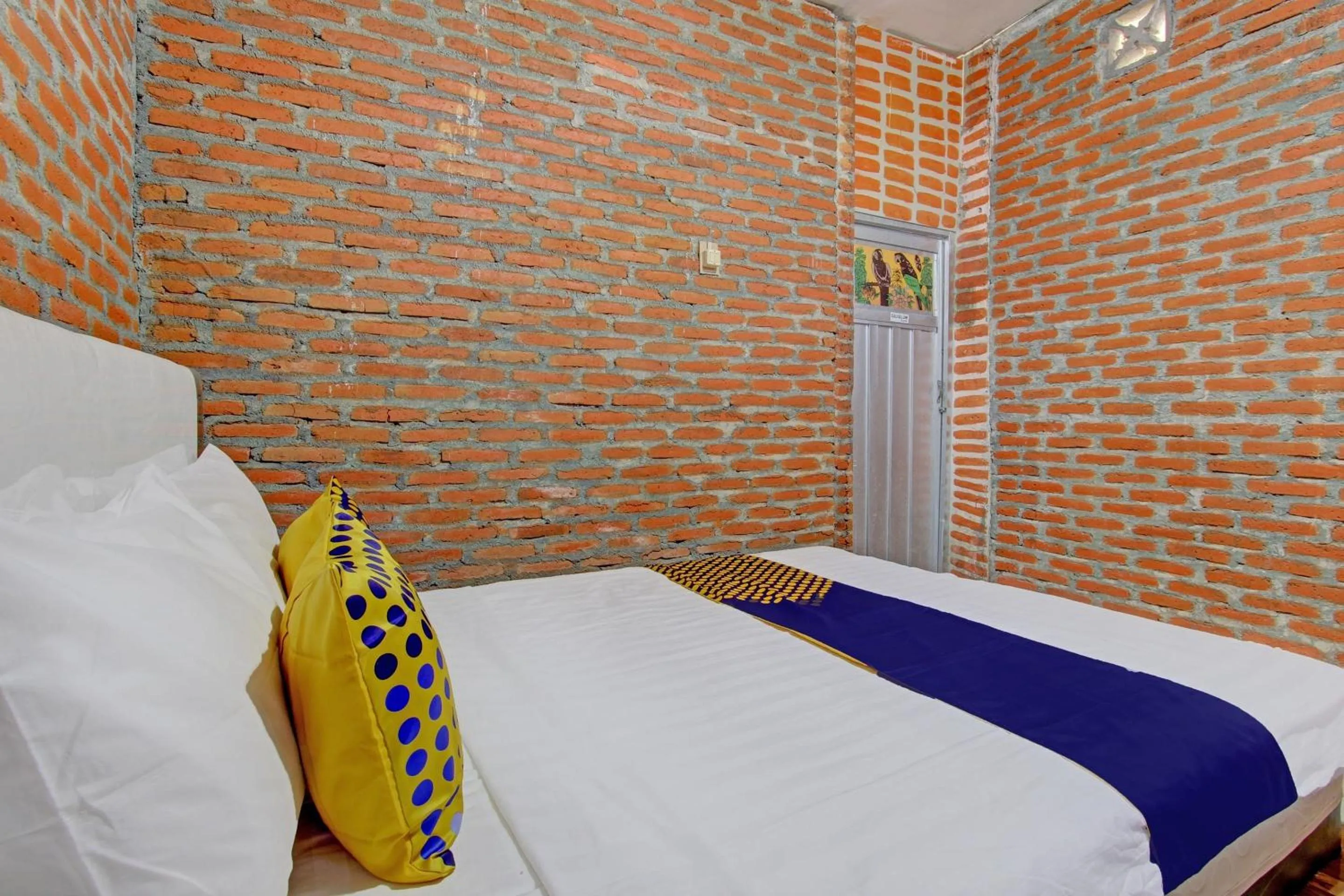 Bedroom, Bed in OYO Life 93010 Omah Bareng Syariah Sambisari