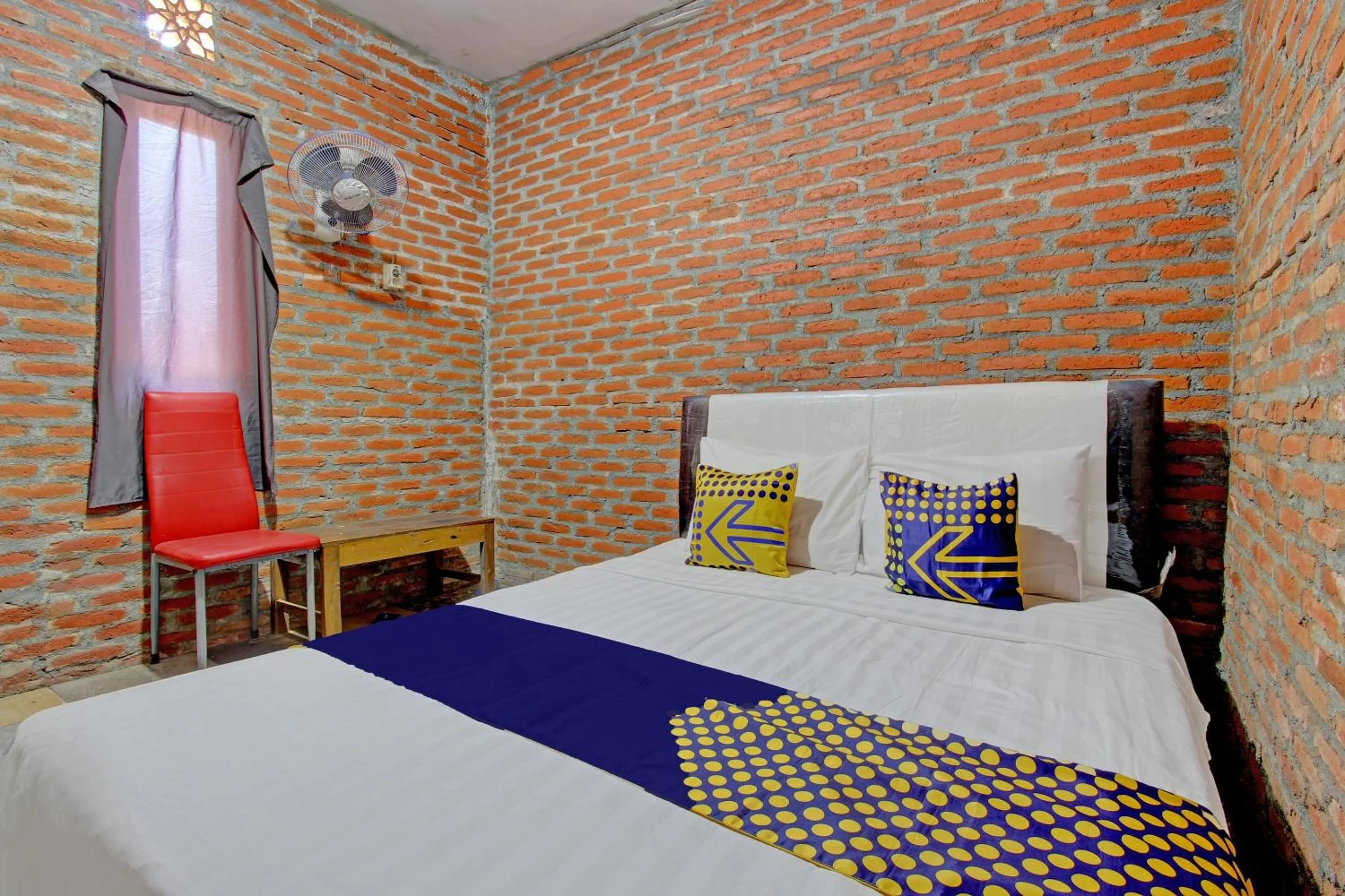 Bedroom, Bed in OYO Life 93010 Omah Bareng Syariah Sambisari