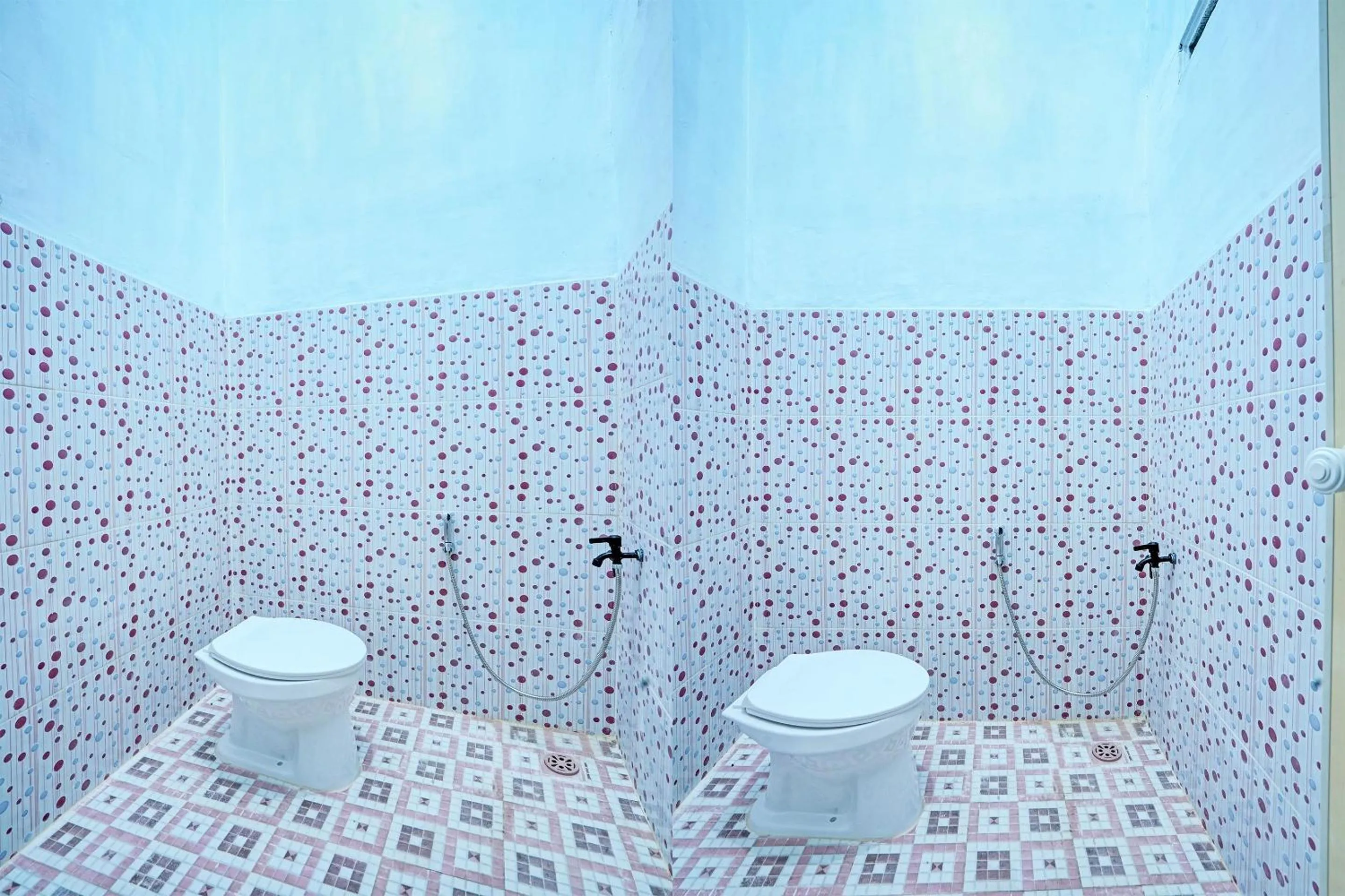 Bathroom in Hotel O Mutiara Homestay Syariah Near TPA / TPSA Nurul Yakin