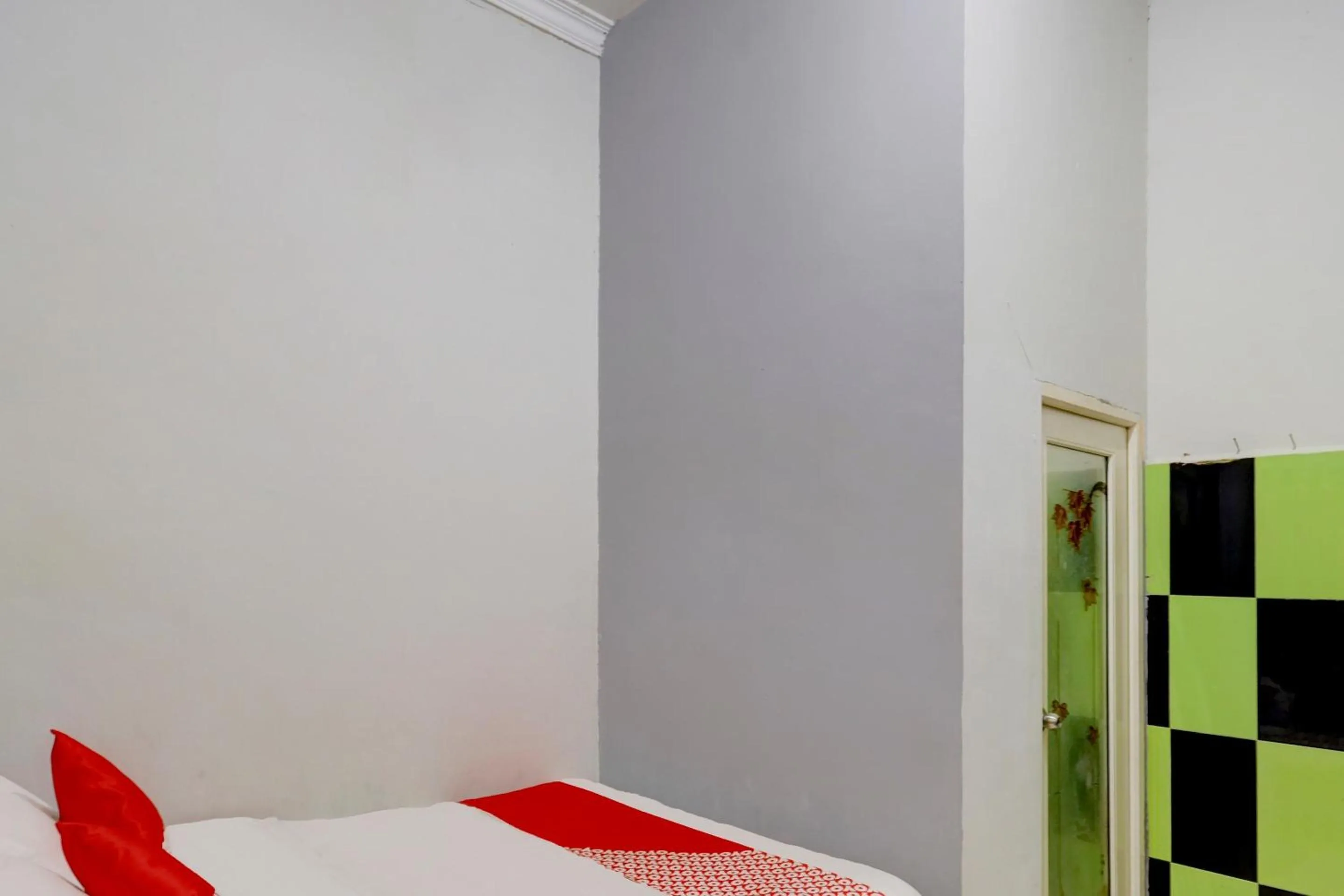 Bedroom, Bed in Hotel O Inara Homestay