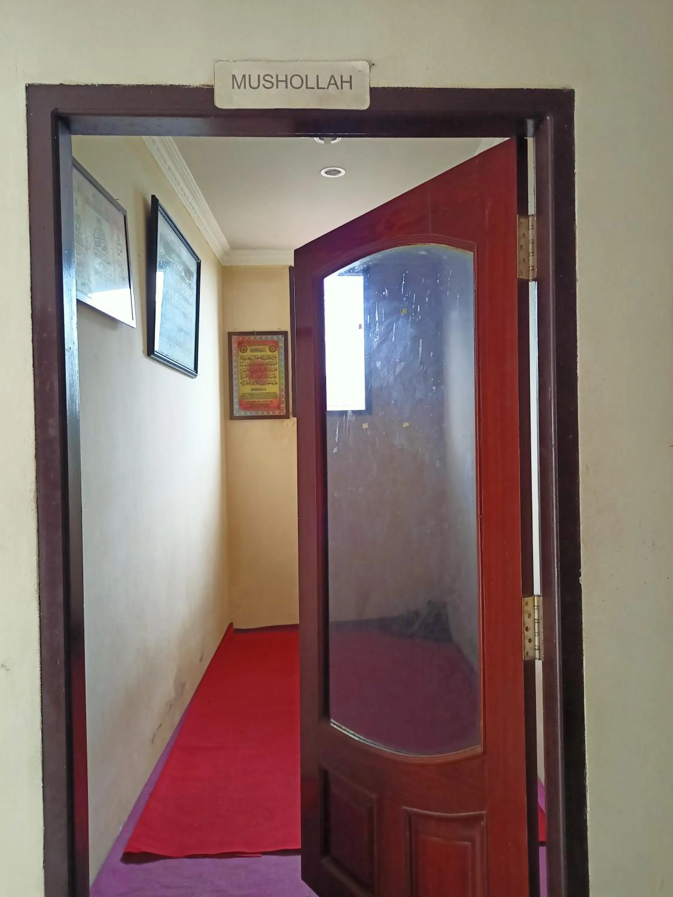 Lobby or reception in Hotel O Losmen Arkansas Syariah