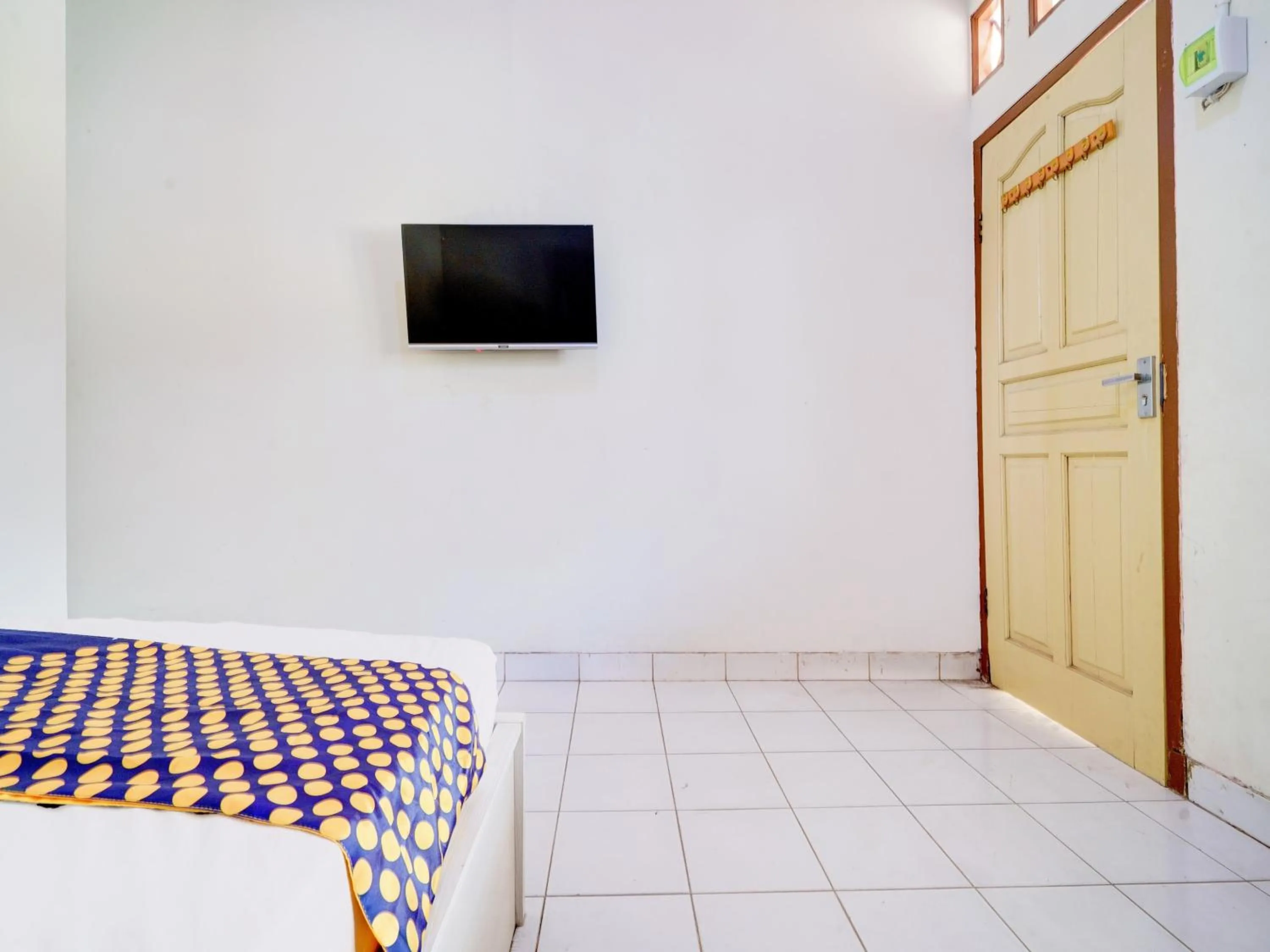 Bedroom in SPOT ON 93005 Berkah Kedawung Syariah Near Fakultas Farmasi Universitas Muhammadiyah Ahmad Dahlan Cirebon