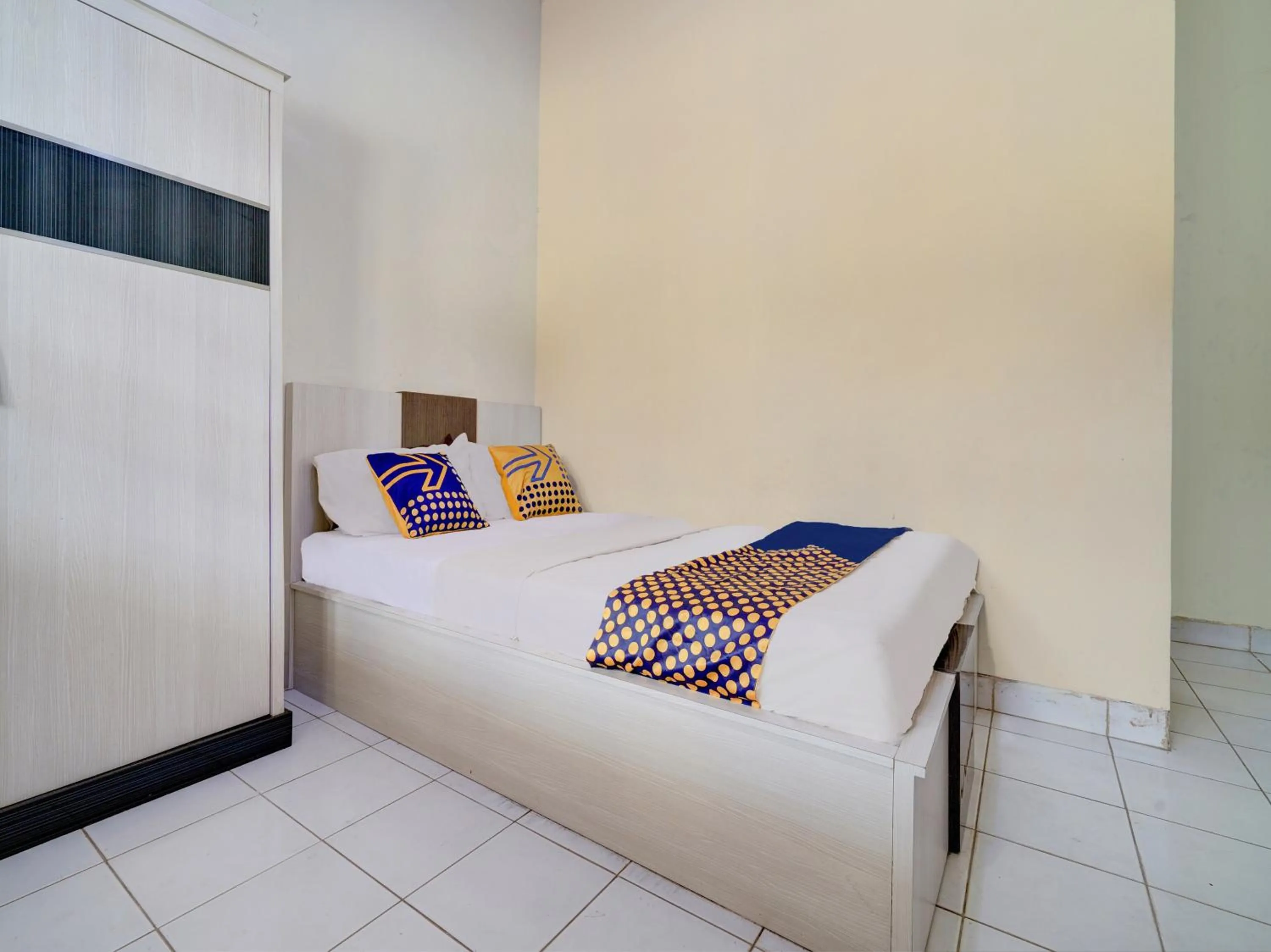 Bedroom in SPOT ON 93005 Berkah Kedawung Syariah Near Fakultas Farmasi Universitas Muhammadiyah Ahmad Dahlan Cirebon