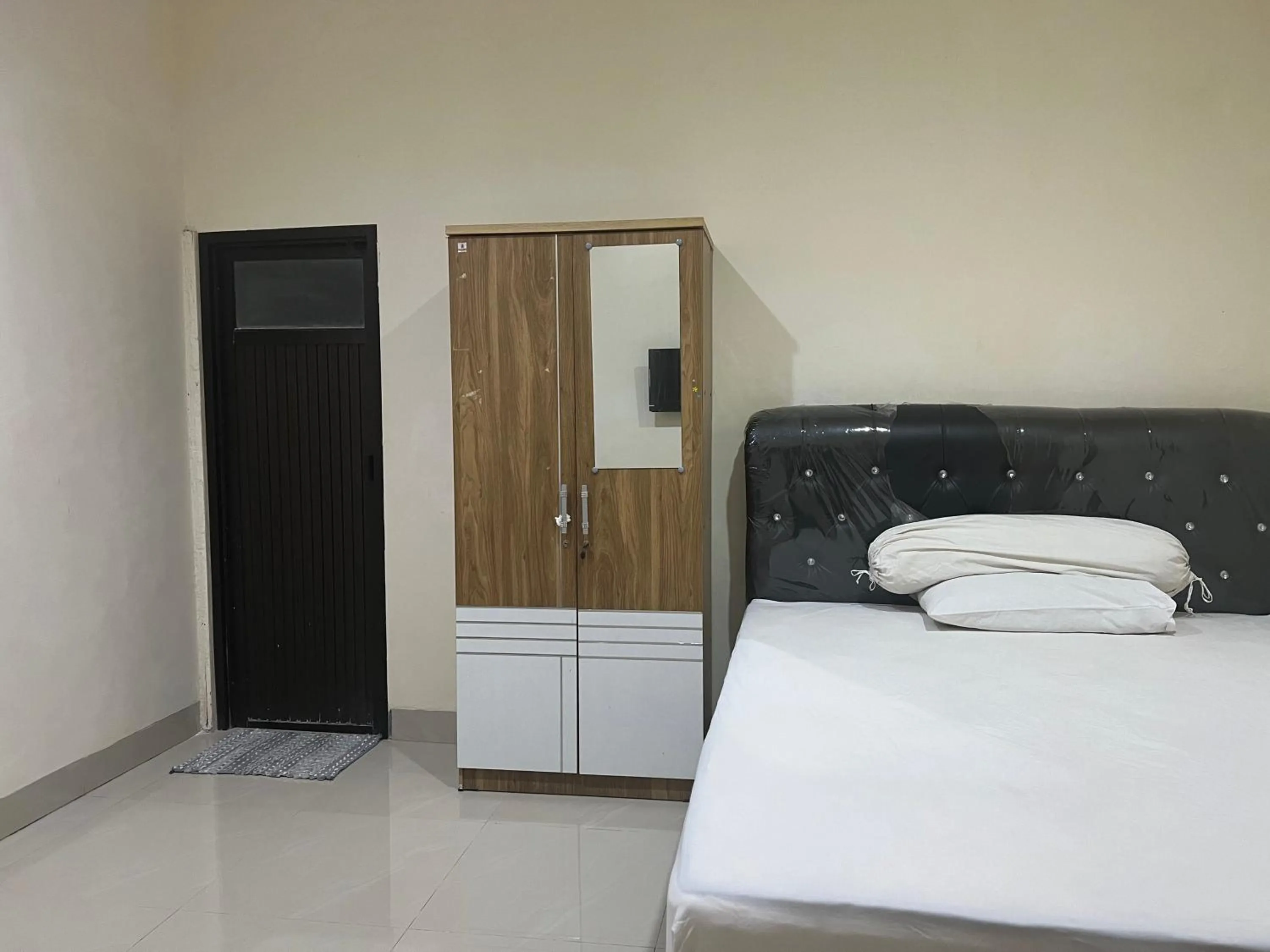 Bedroom, Bed in Hotel O Anugrah Homestay Syariah