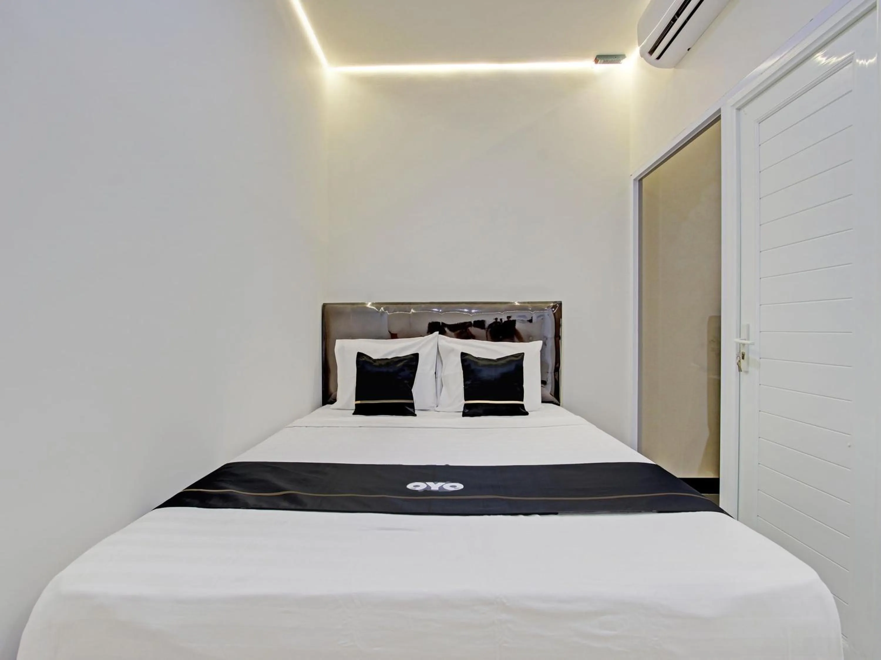 Bedroom in Collection O 92972 Gaharu Hotel