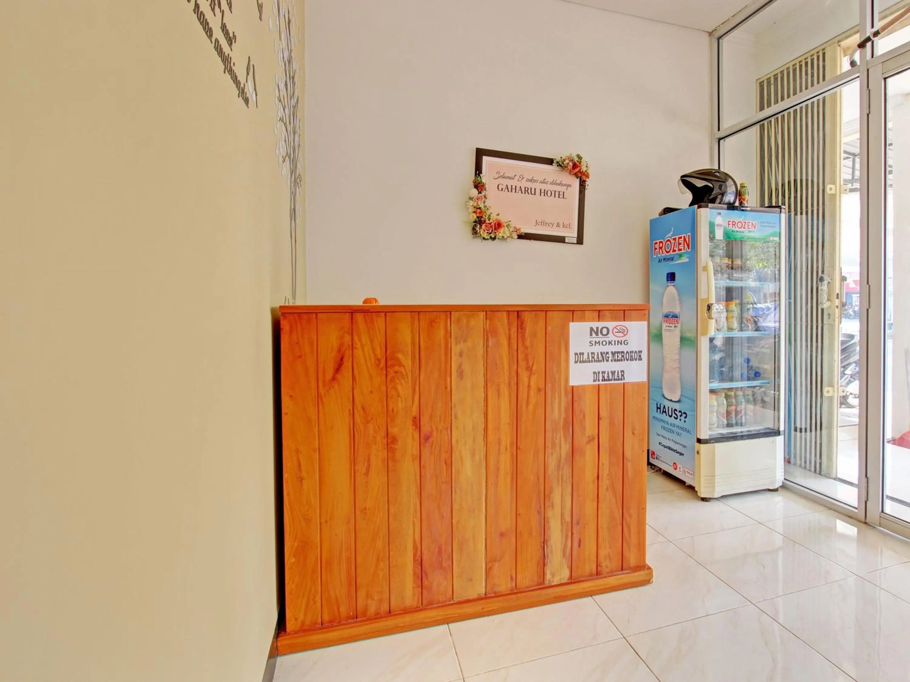 Lobby or reception in Collection O 92972 Gaharu Hotel