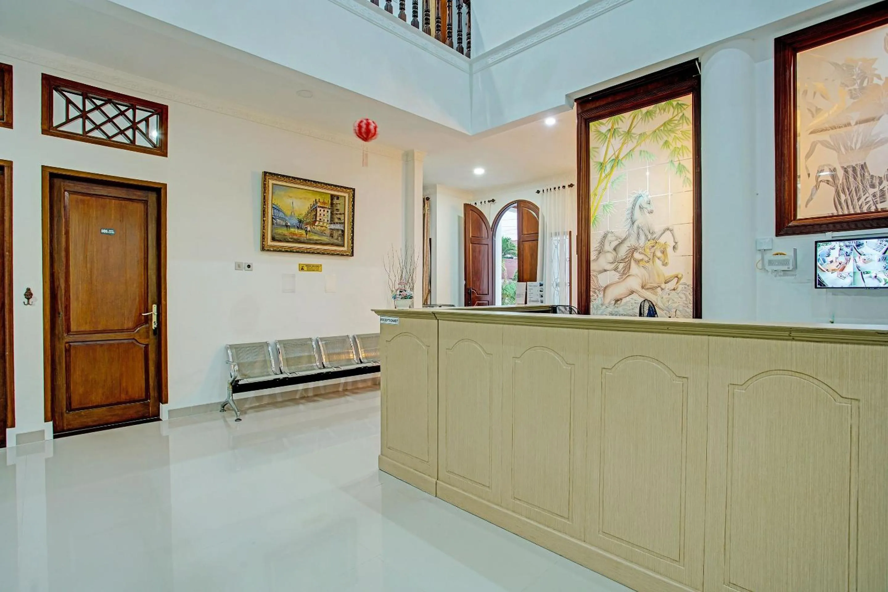 Lobby or reception in Capital O 92990 Nena Kostel Syariah