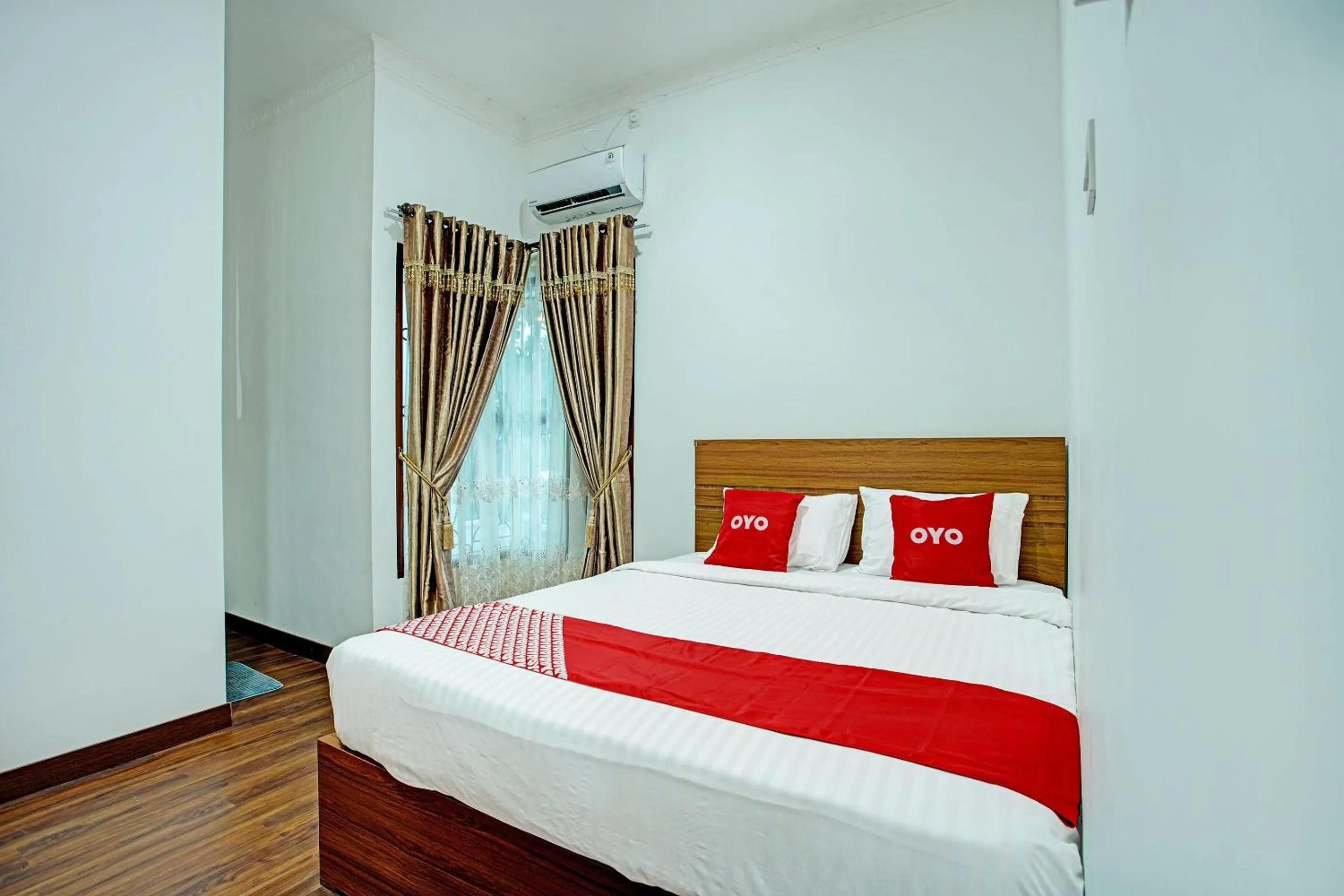 Bedroom in Capital O 92990 Nena Kostel Syariah