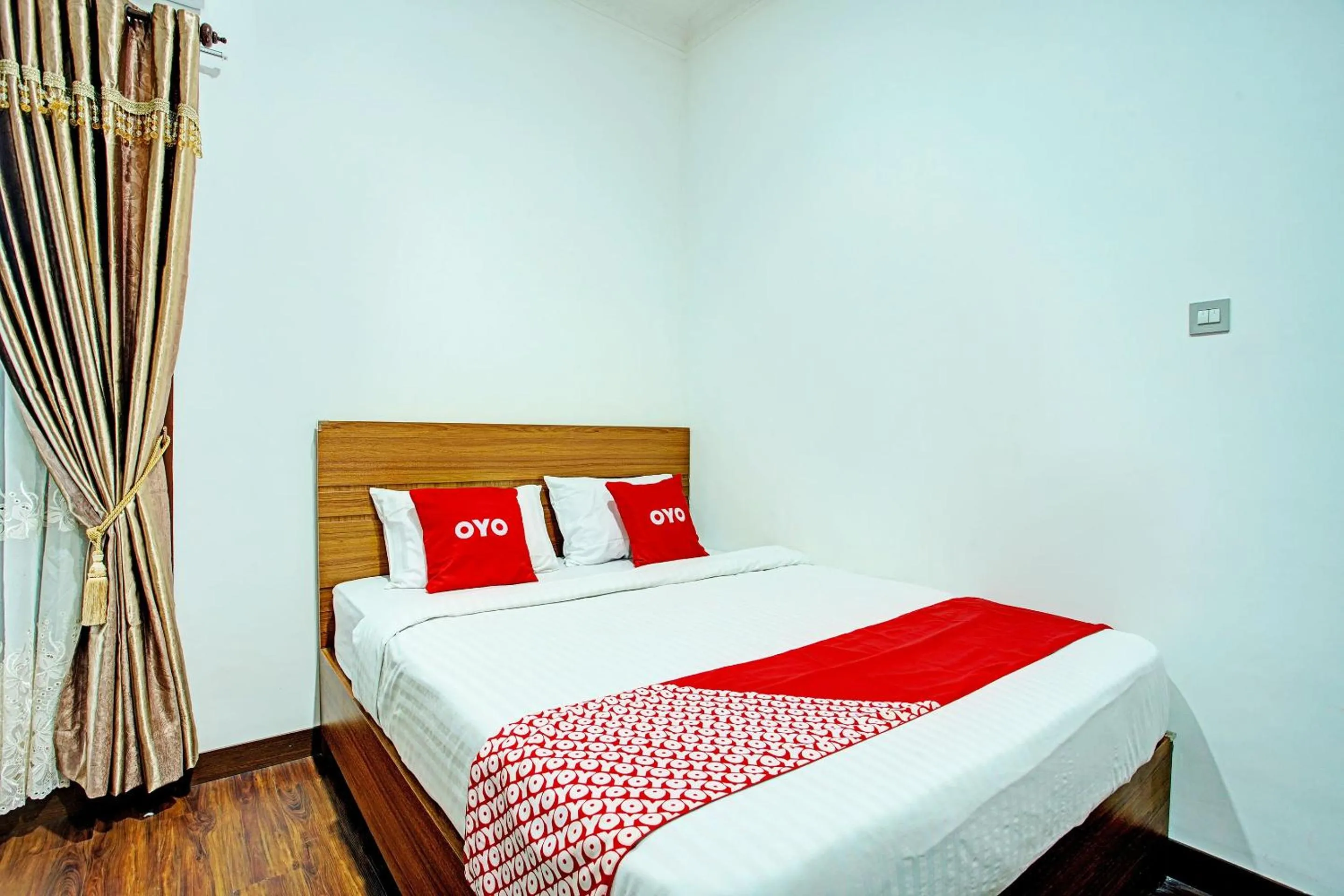 Bedroom in Capital O 92990 Nena Kostel Syariah