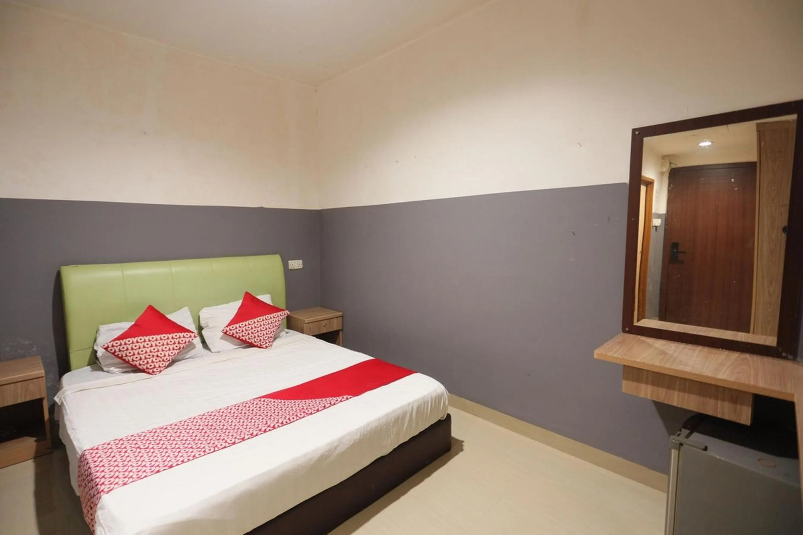 Photo of the whole room, Bed in Hotel O City Room