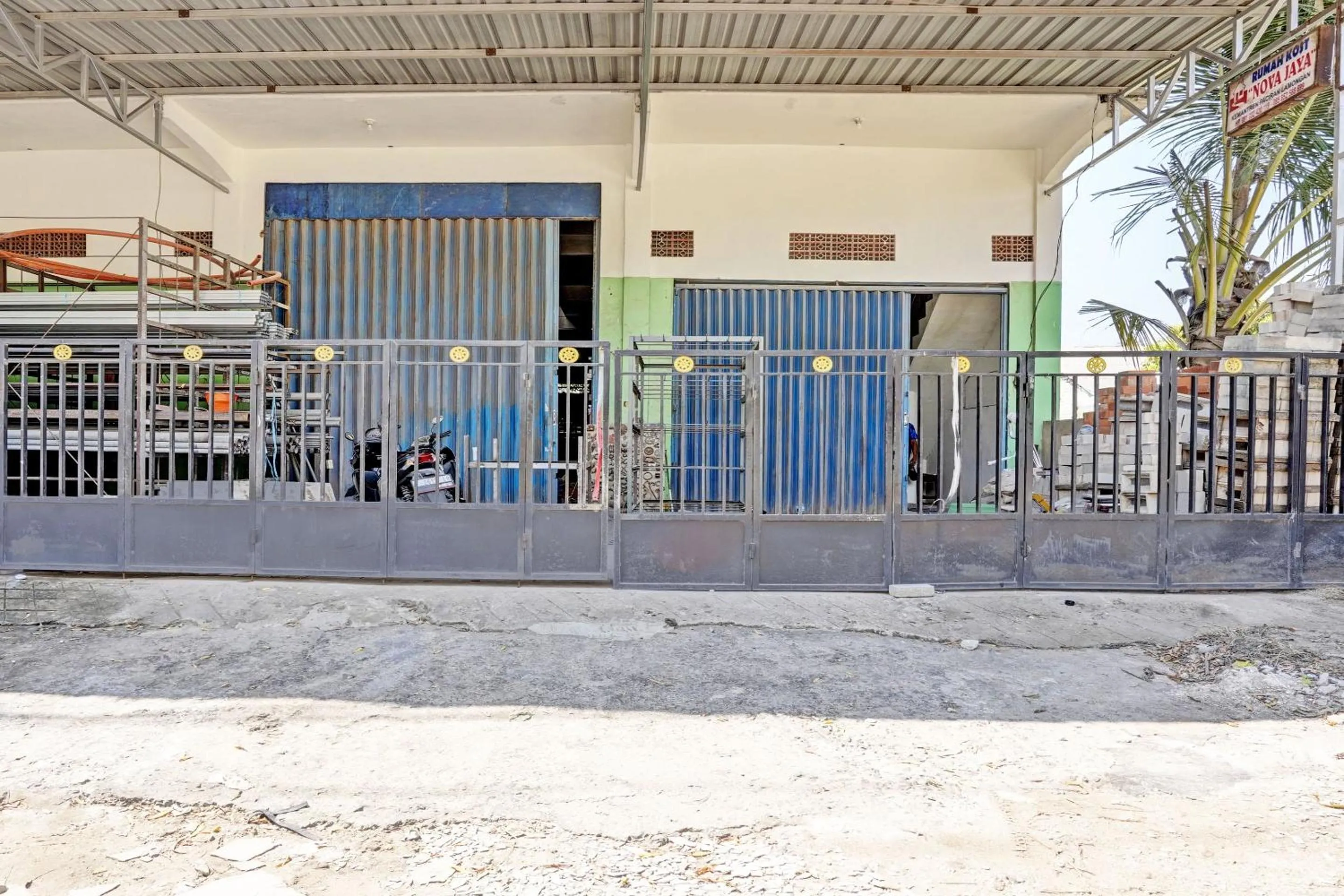 Facade/entrance in OYO Life 93037 Nova Jaya Homestay Syariah