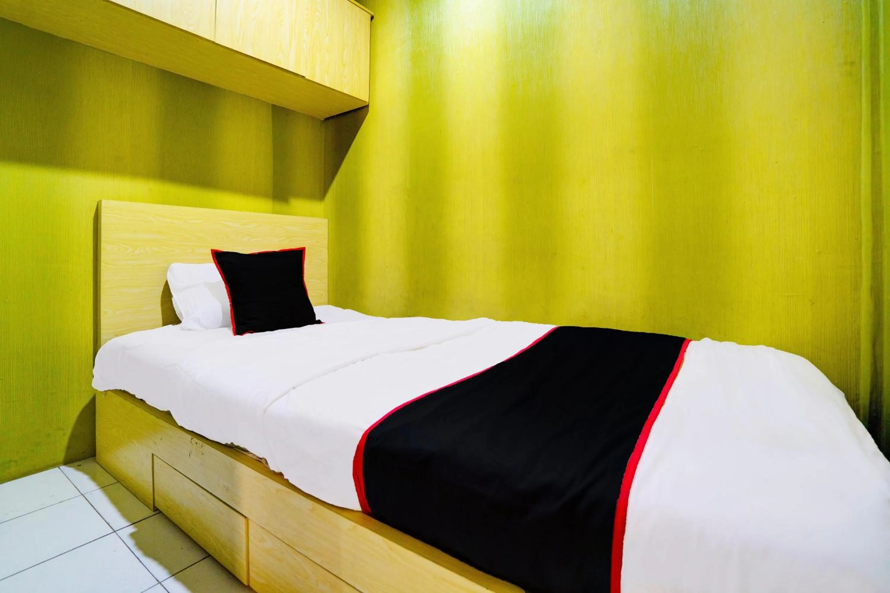 Bedroom, Bed in Collection O 92981 Apartemen The Jarrdin By Gold Suites Property