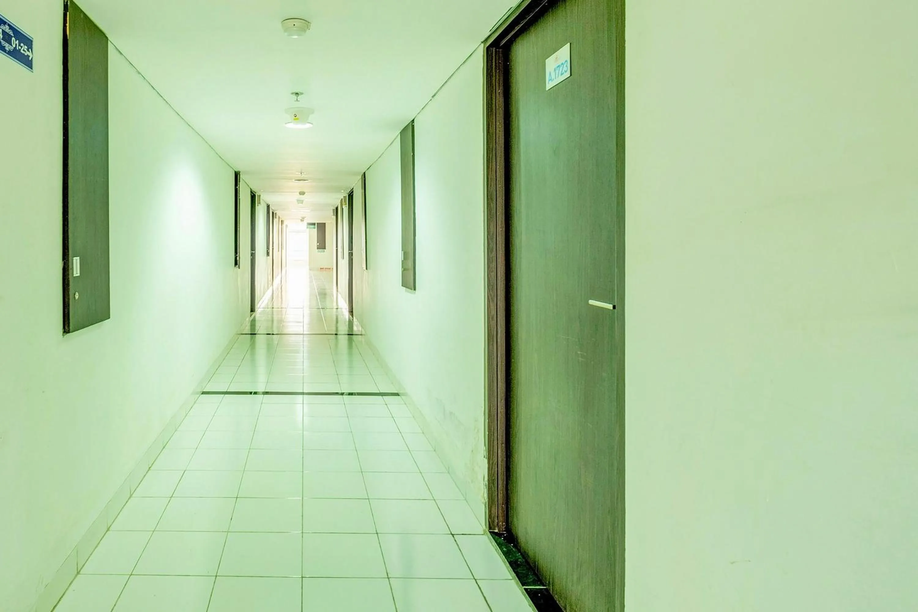 Lobby or reception in Collection O 92981 Apartemen The Jarrdin By Gold Suites Property