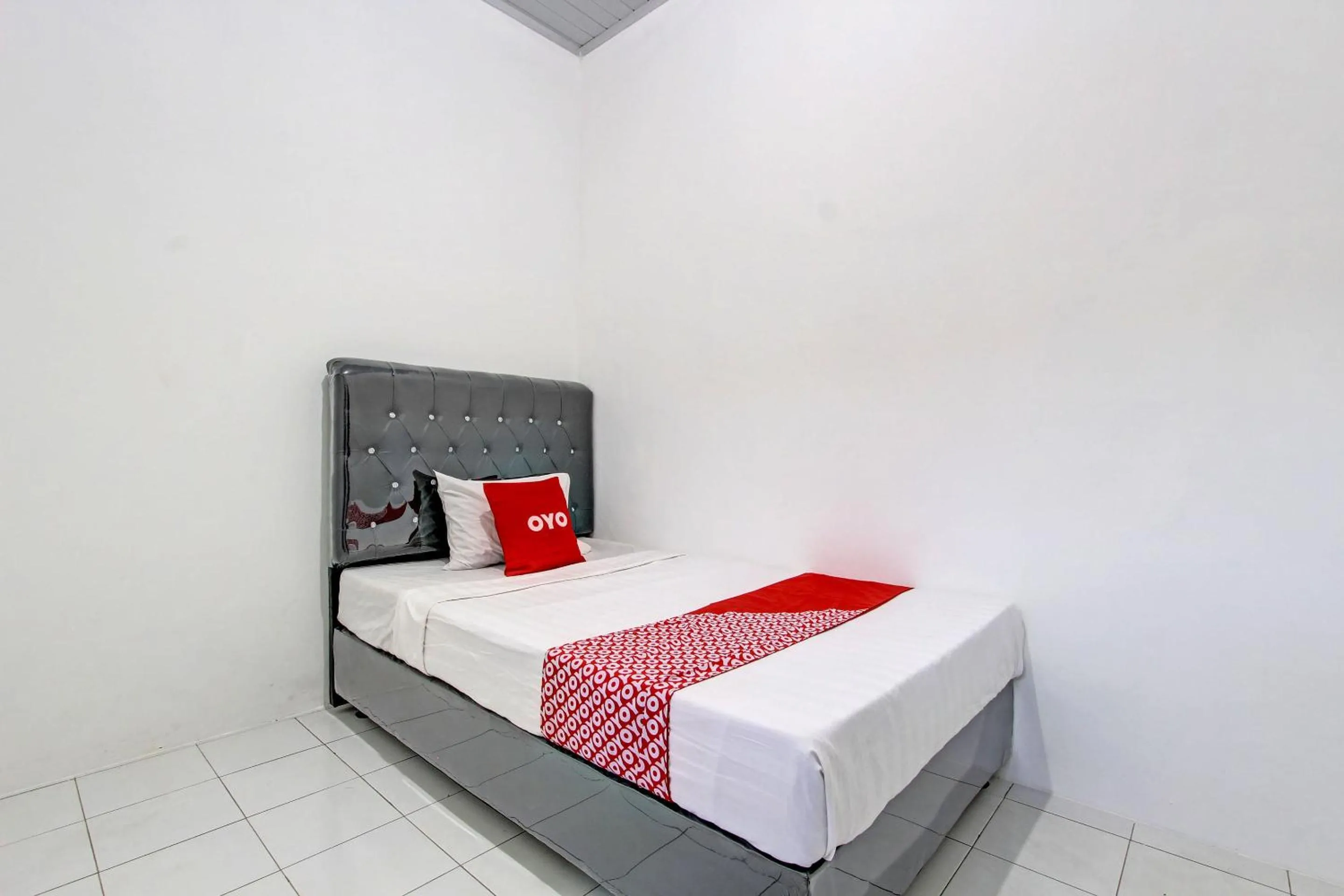 Bedroom, Bed in Hotel O Mi Casa Inn