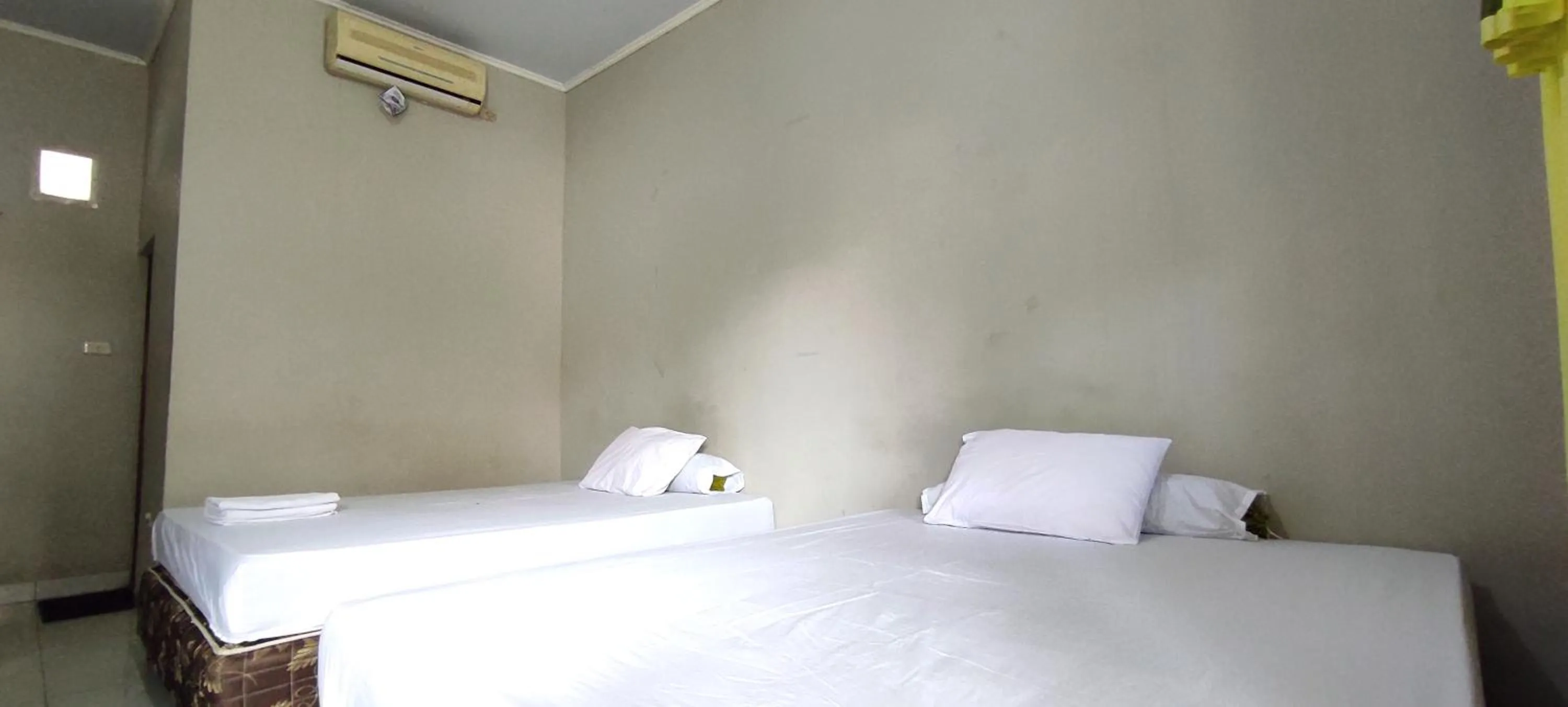 Bedroom in OYO 93051 Wisma Syariah Buloe Near Lapangan Abubakar Lambogo Batili Enrekang