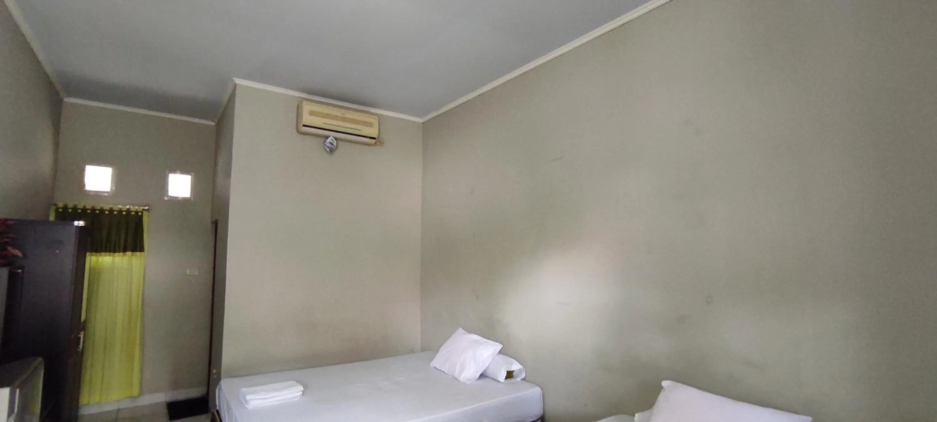 Bedroom in OYO 93051 Wisma Syariah Buloe Near Lapangan Abubakar Lambogo Batili Enrekang