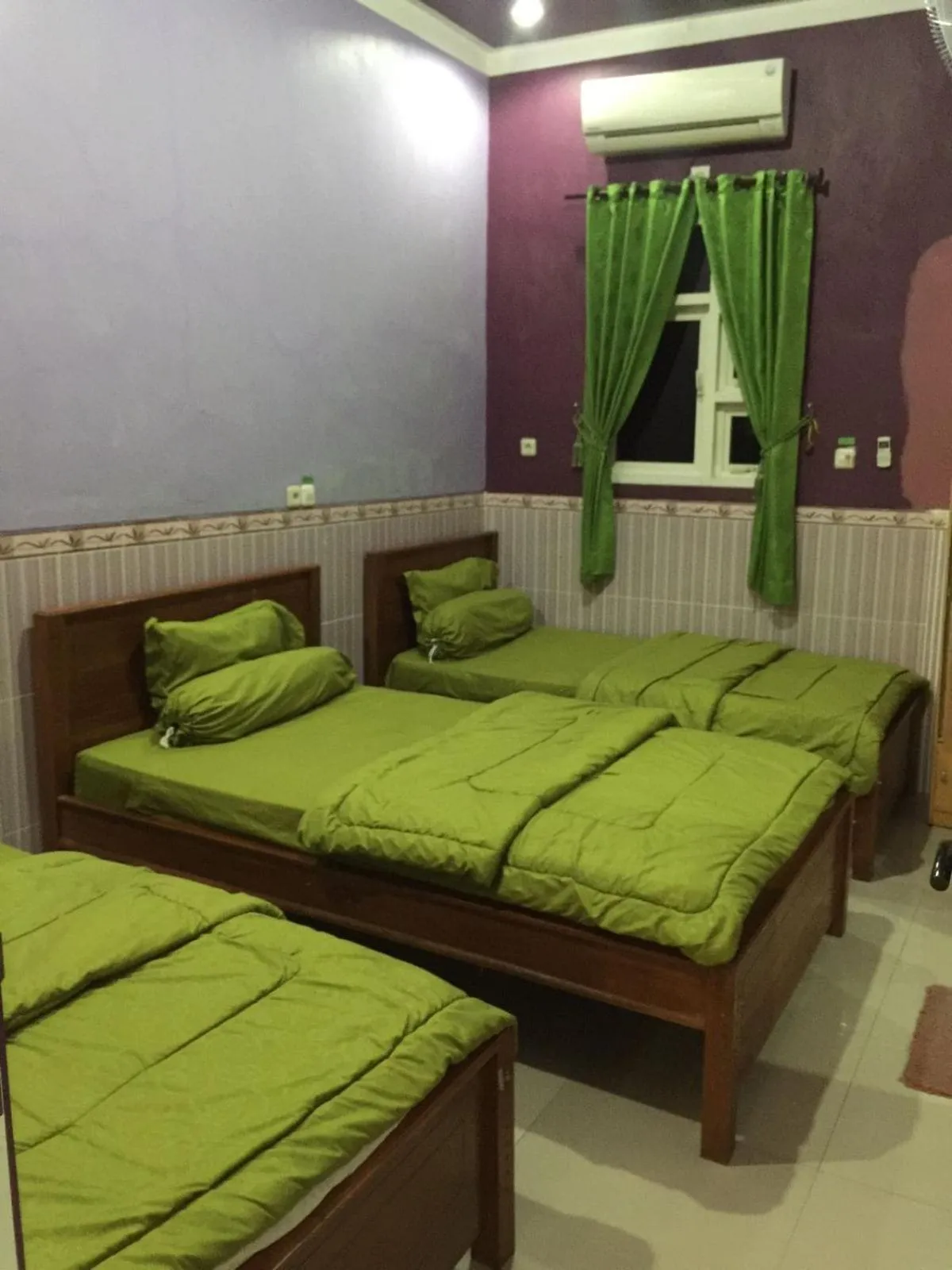 Bedroom, Bed in OYO Life 93055 Fathin Hotel