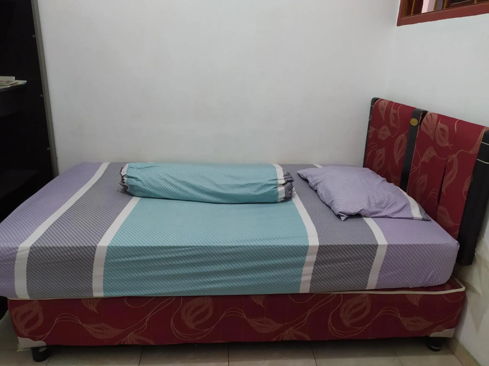 Bedroom, Bed in Hotel O Wisma Astukara Syariah Near Sejahtera Department Store Pinrang