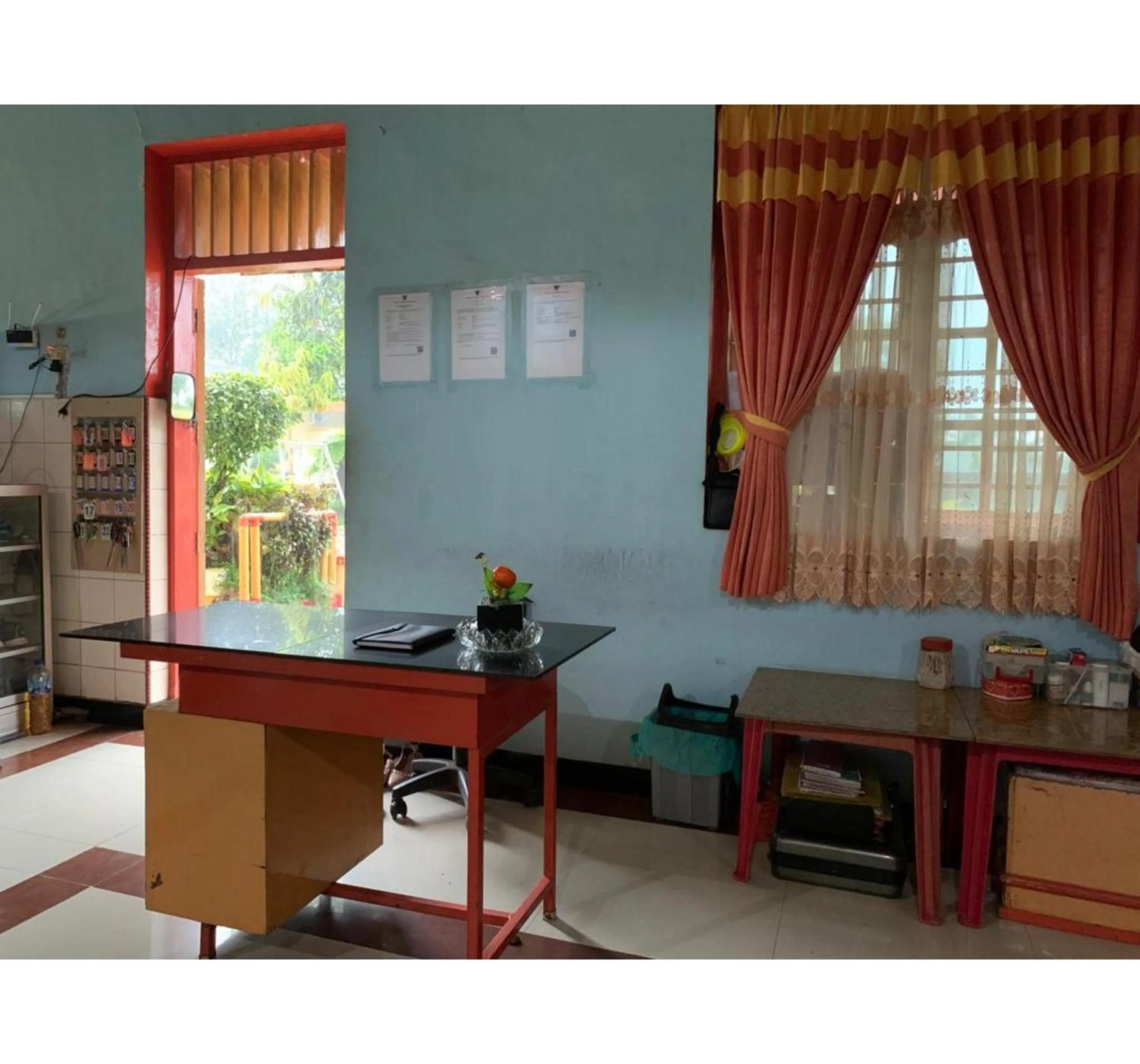 Lobby or reception in Hotel O Wisma Astukara Syariah Near Sejahtera Department Store Pinrang