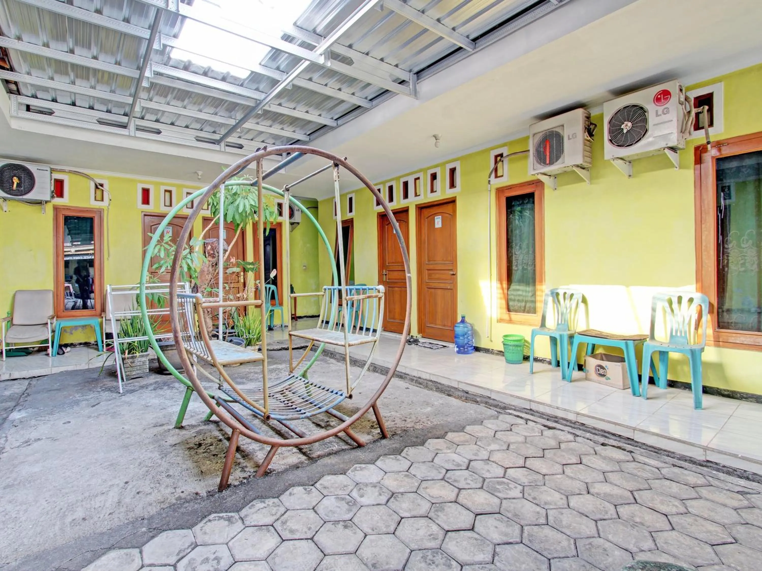 Lobby or reception in OYO 92998 Wiludjeng Guesthouse