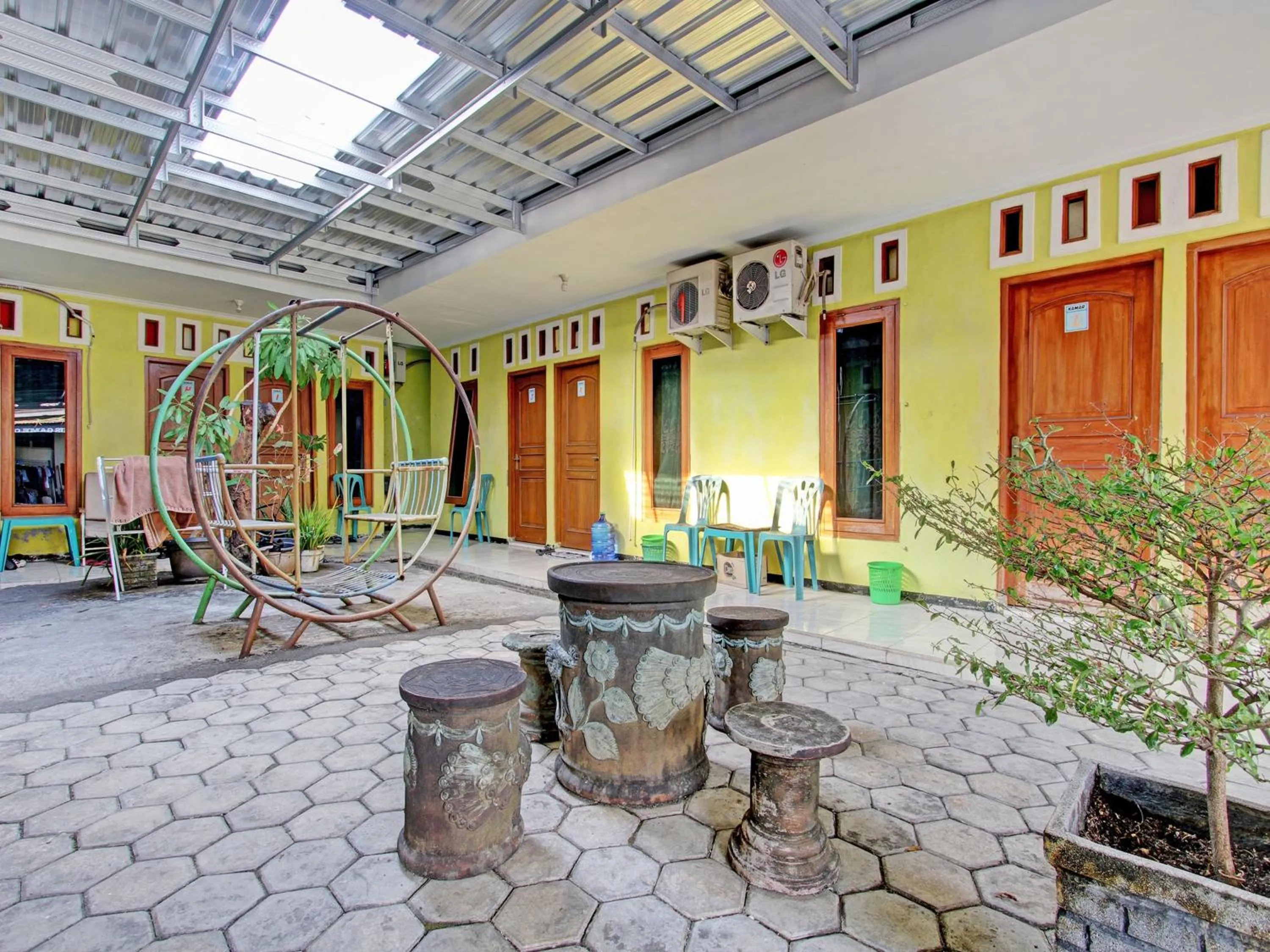 Lobby or reception in OYO 92998 Wiludjeng Guesthouse