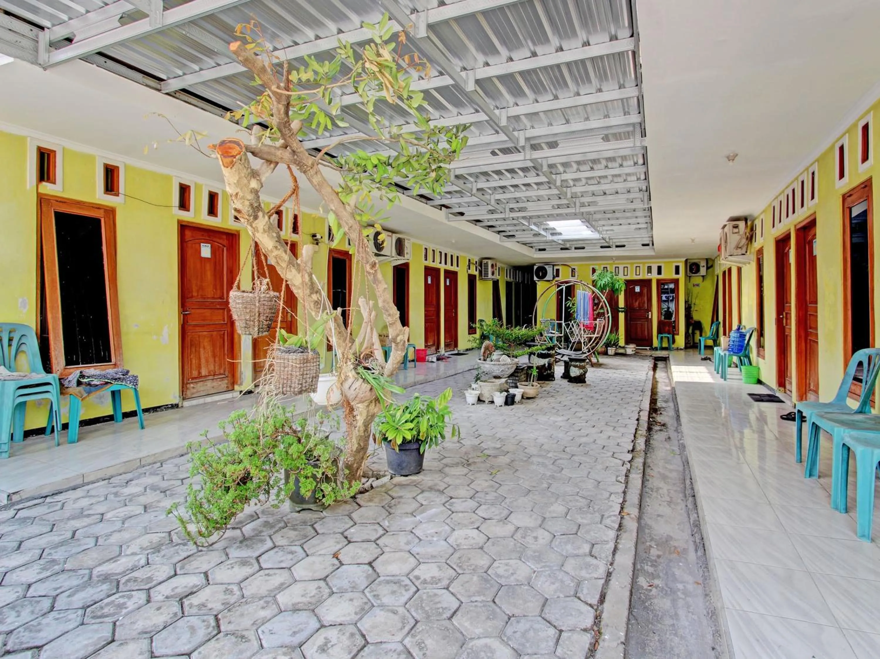 Lobby or reception in OYO 92998 Wiludjeng Guesthouse