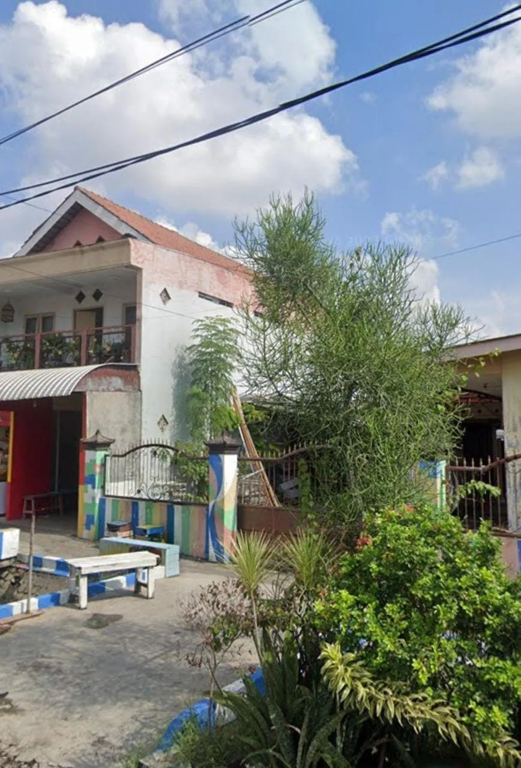 Facade/entrance in Hotel O Lina Homestay Syariah