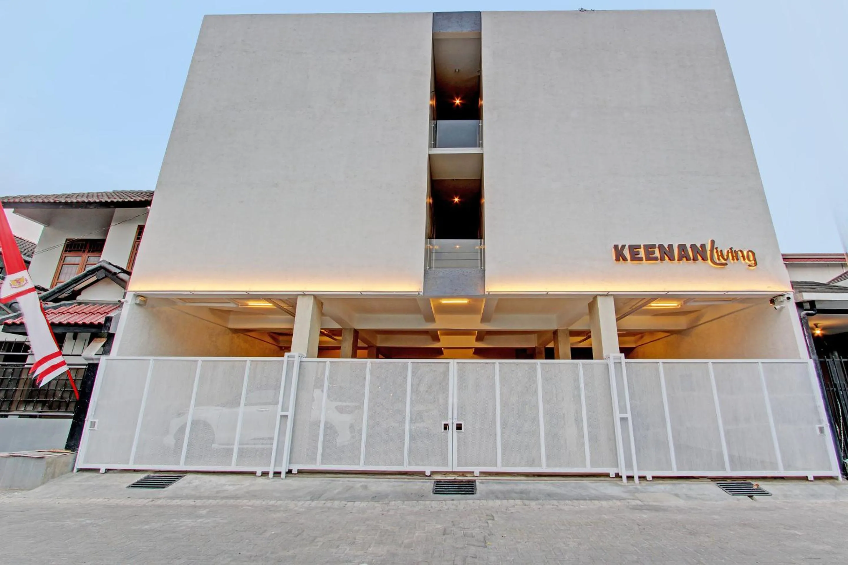 Facade/entrance in Super OYO Capital O 92987 Keenan Living Perumnas