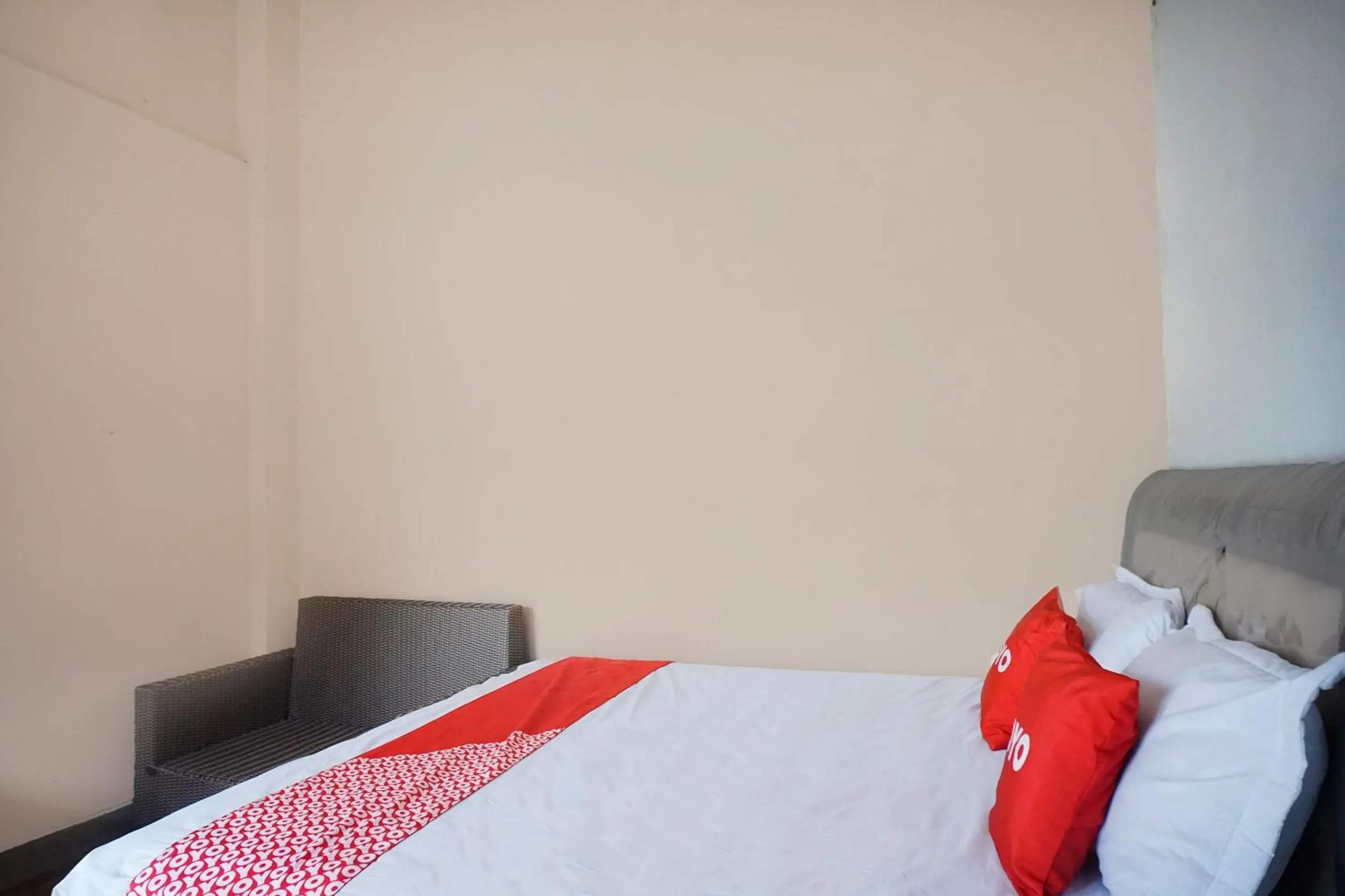 Bedroom in OYO 93003 B32 Homestay