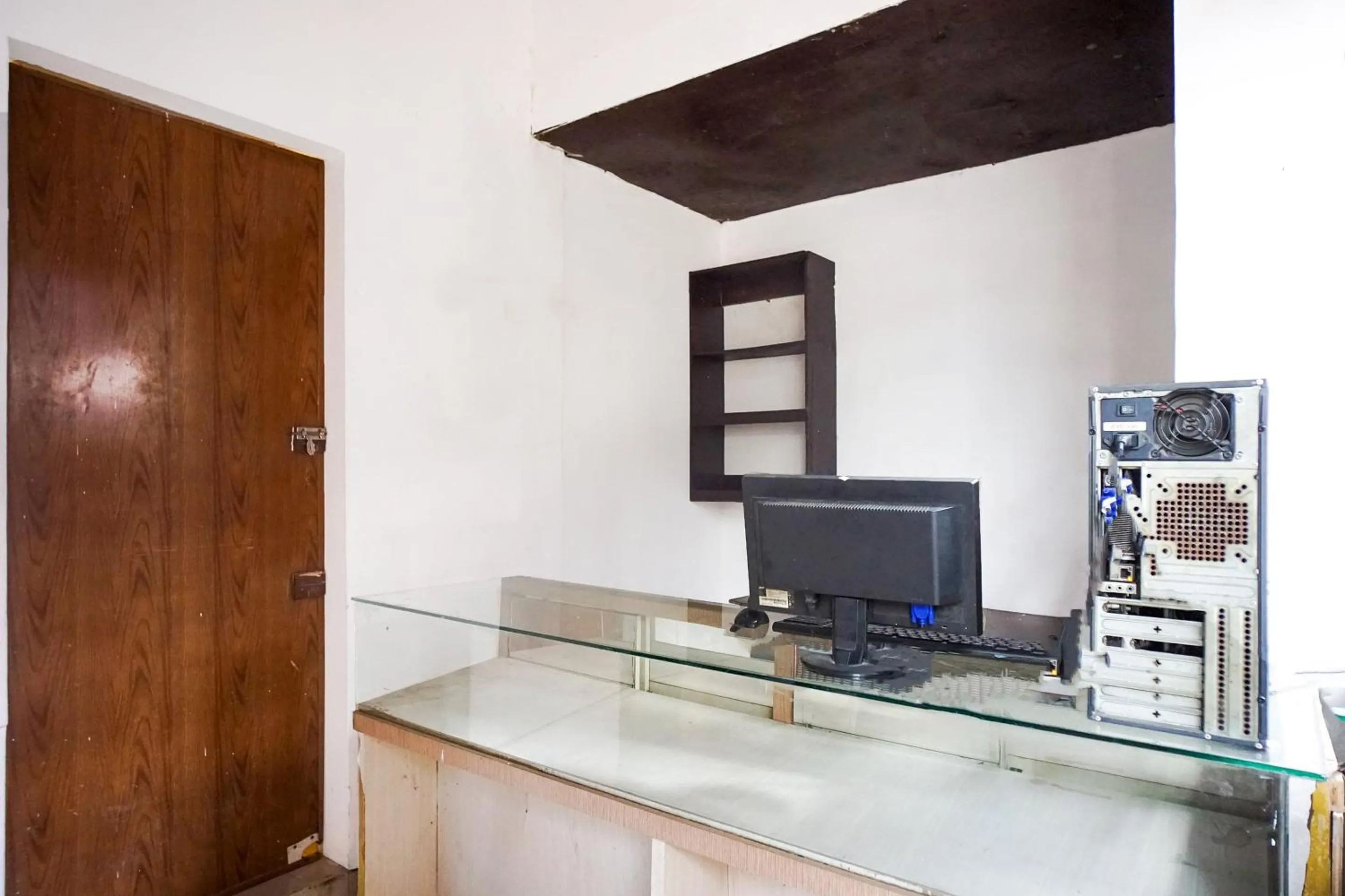 Lobby or reception in OYO 93003 B32 Homestay