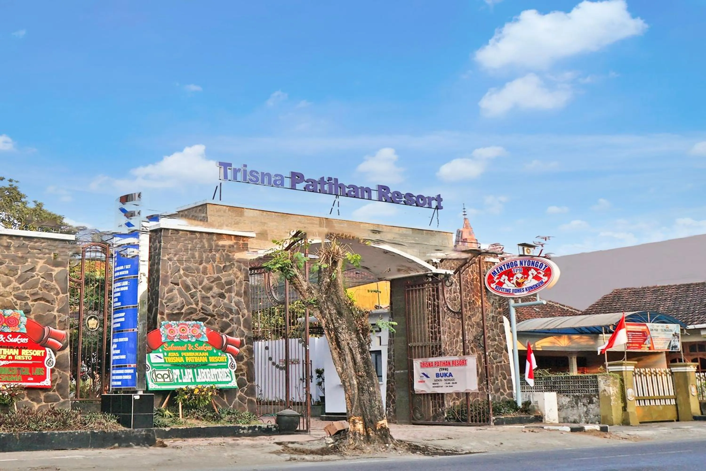 Facade/entrance in Hotel O Trisna Patihan Resort