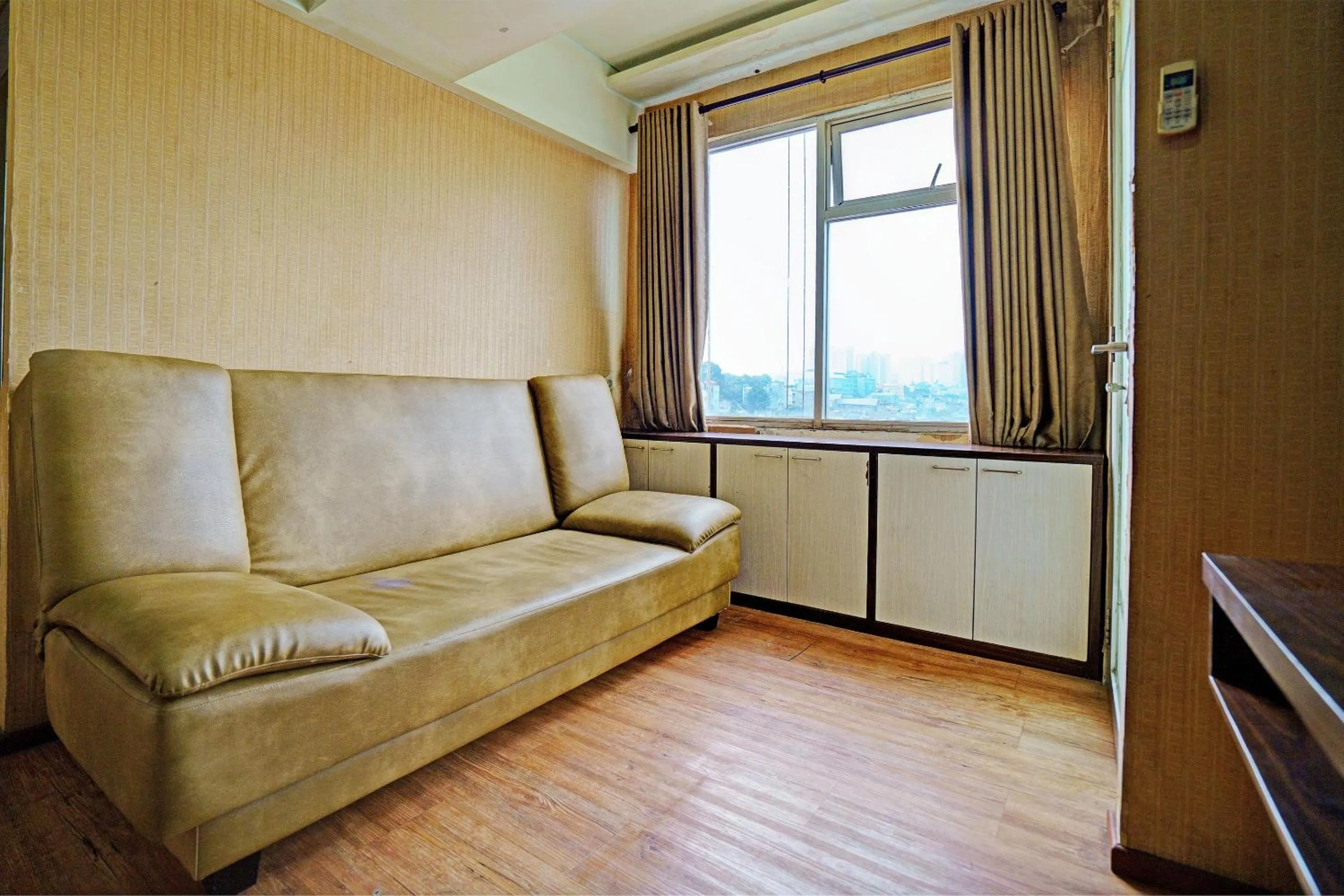 Bedroom in OYO Life Apartement Jarrdin By Fins Property