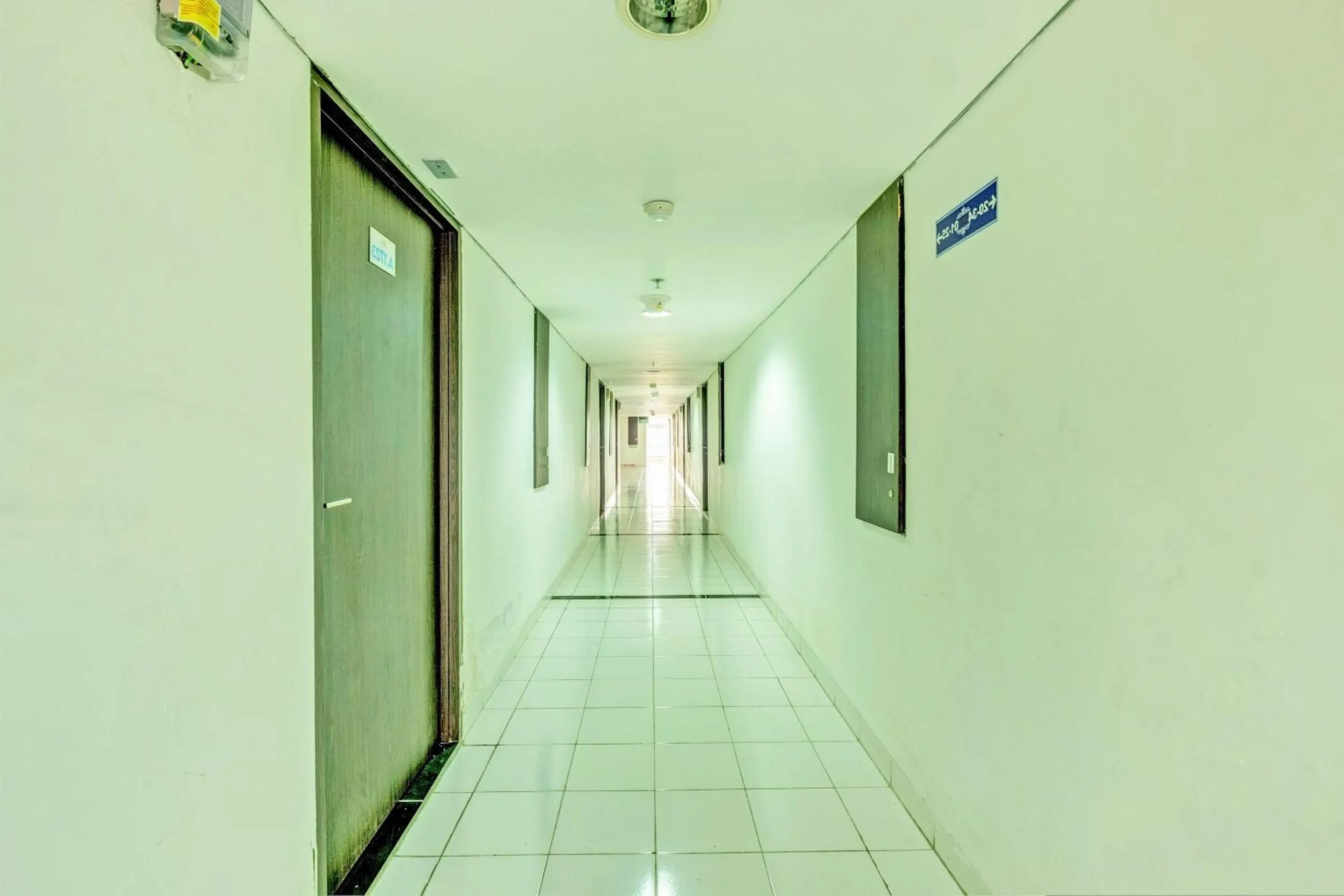 Lobby or reception in OYO Life Apartement Jarrdin By Fins Property